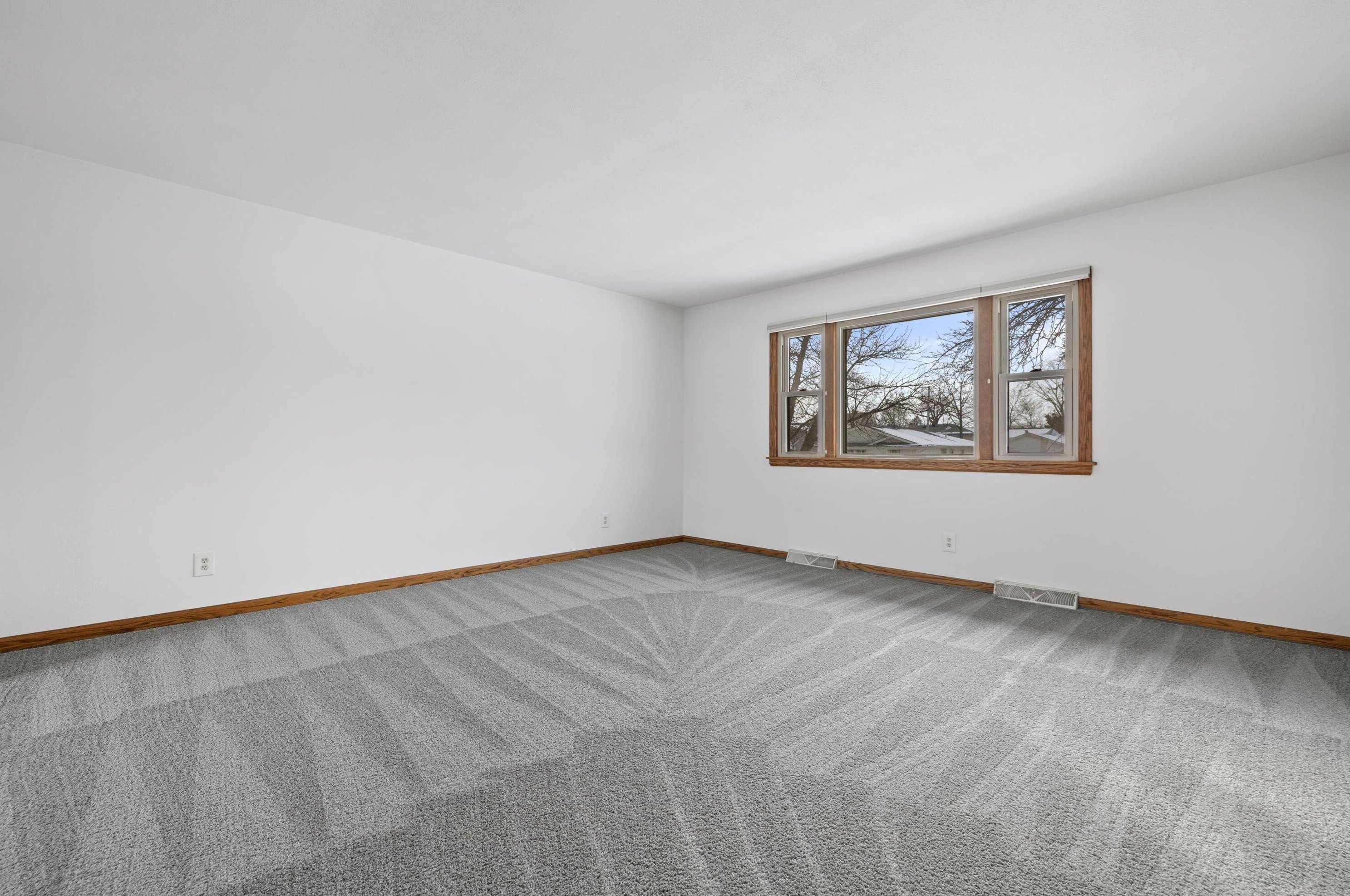 5946 33, Milwaukee WI 53221-4724 exterior