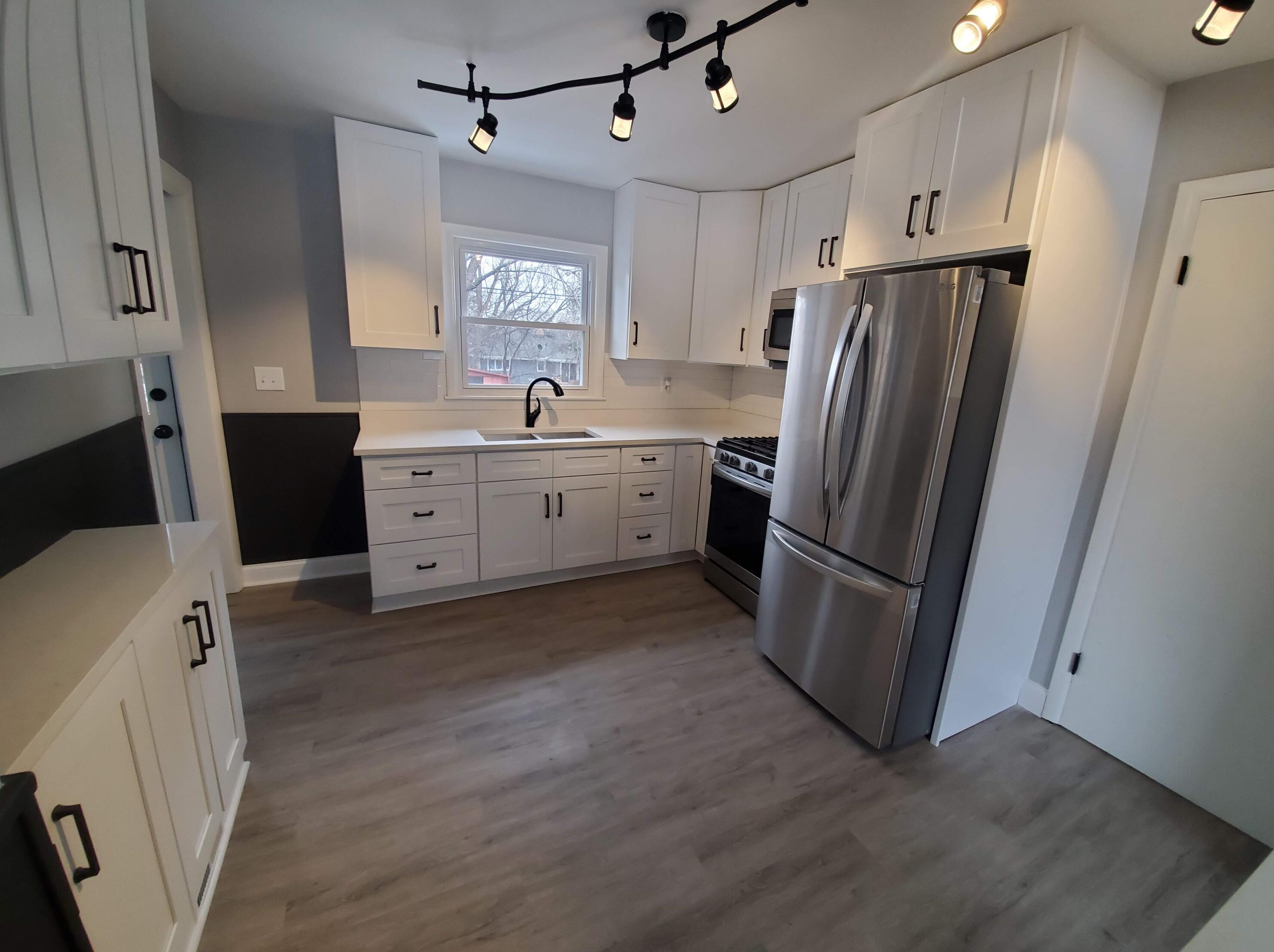 980 Elm Grove Rd, Brookfield, WI 53005-7118