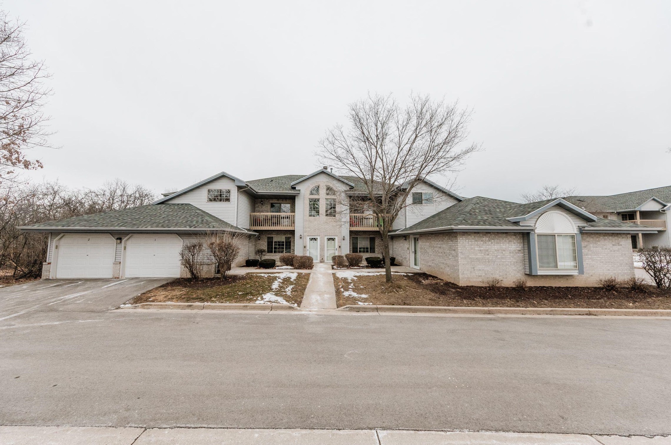 9354 Loomis Rd, Hales Corners, WI 53132-8244