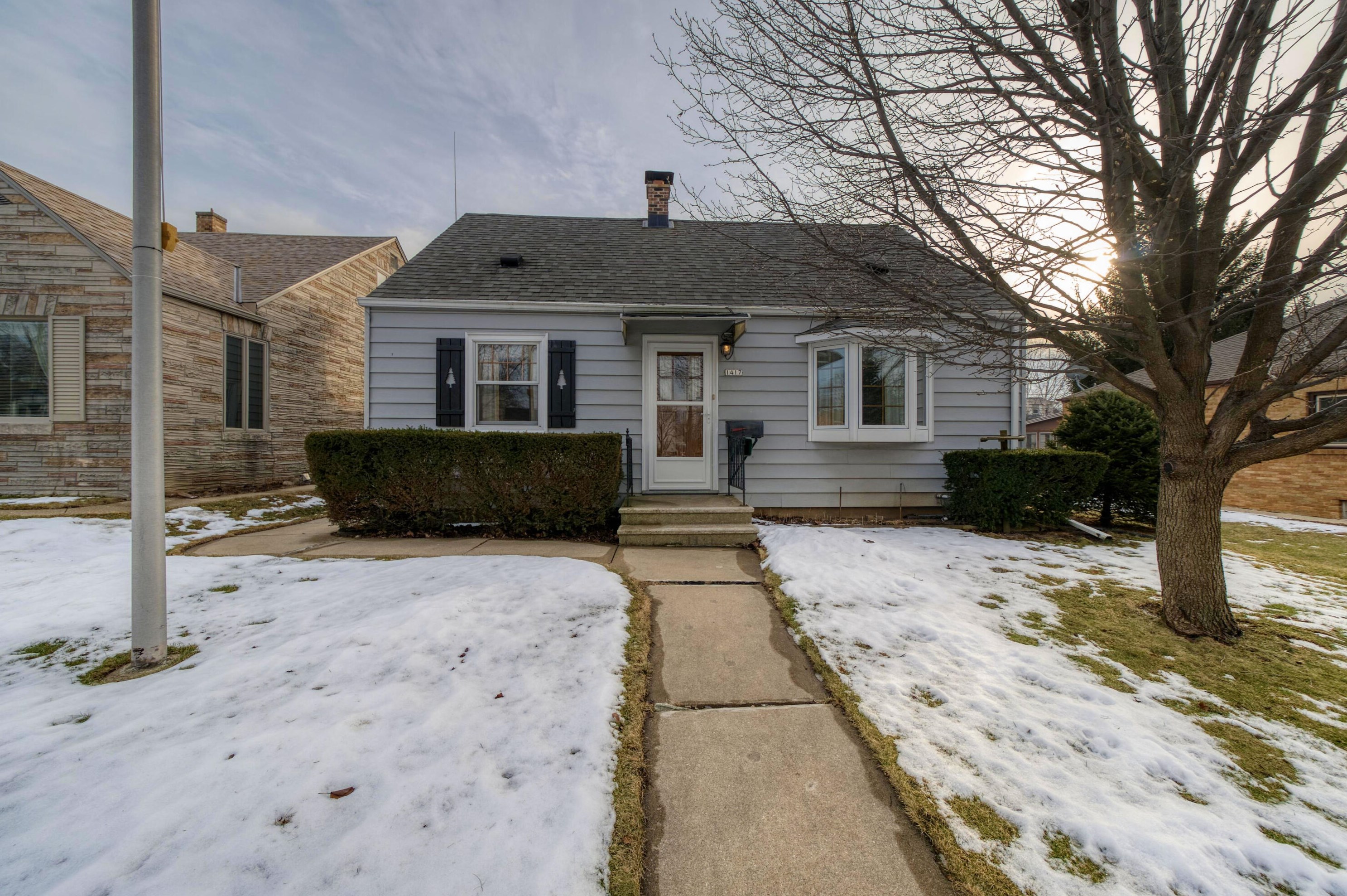 1417 Marshall Ave, South Milwaukee, WI 53172-2427