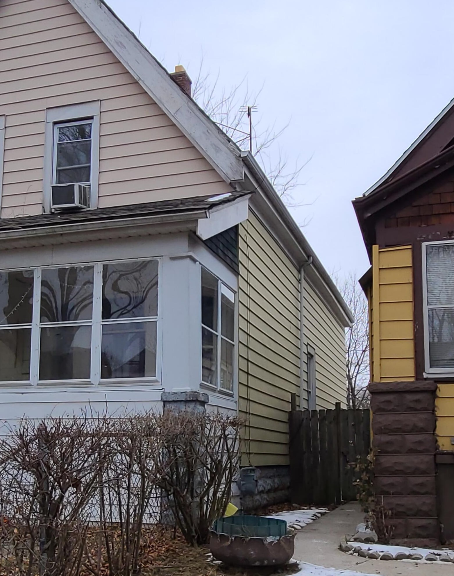 3049 N 26th St, Milwaukee, WI 53206