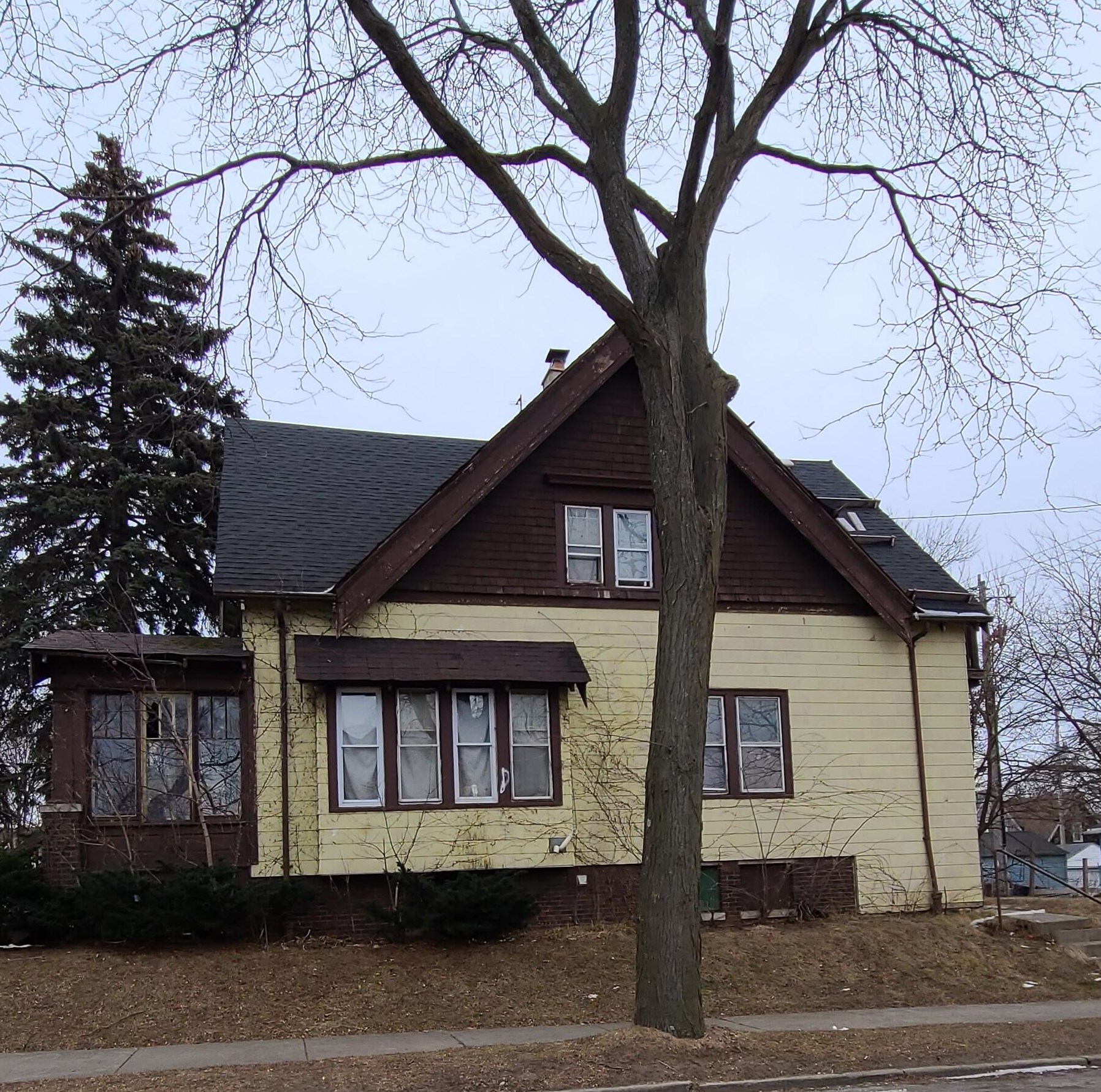 2533 W Auer Ave, Milwaukee, WI 53206
