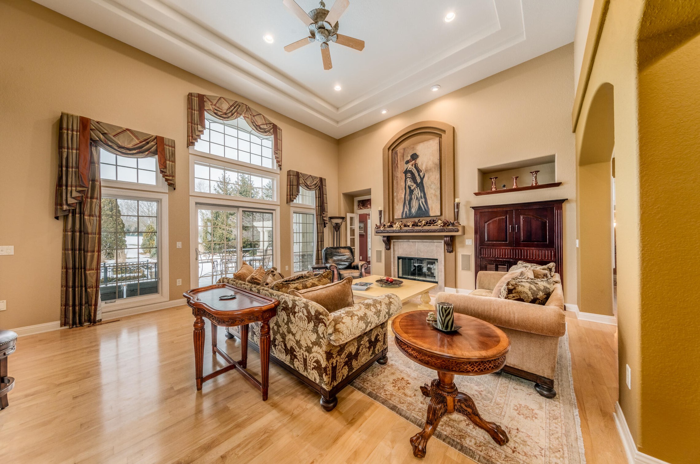 603 Thornbush Cir, Chenequa WI  53029-8648 exterior
