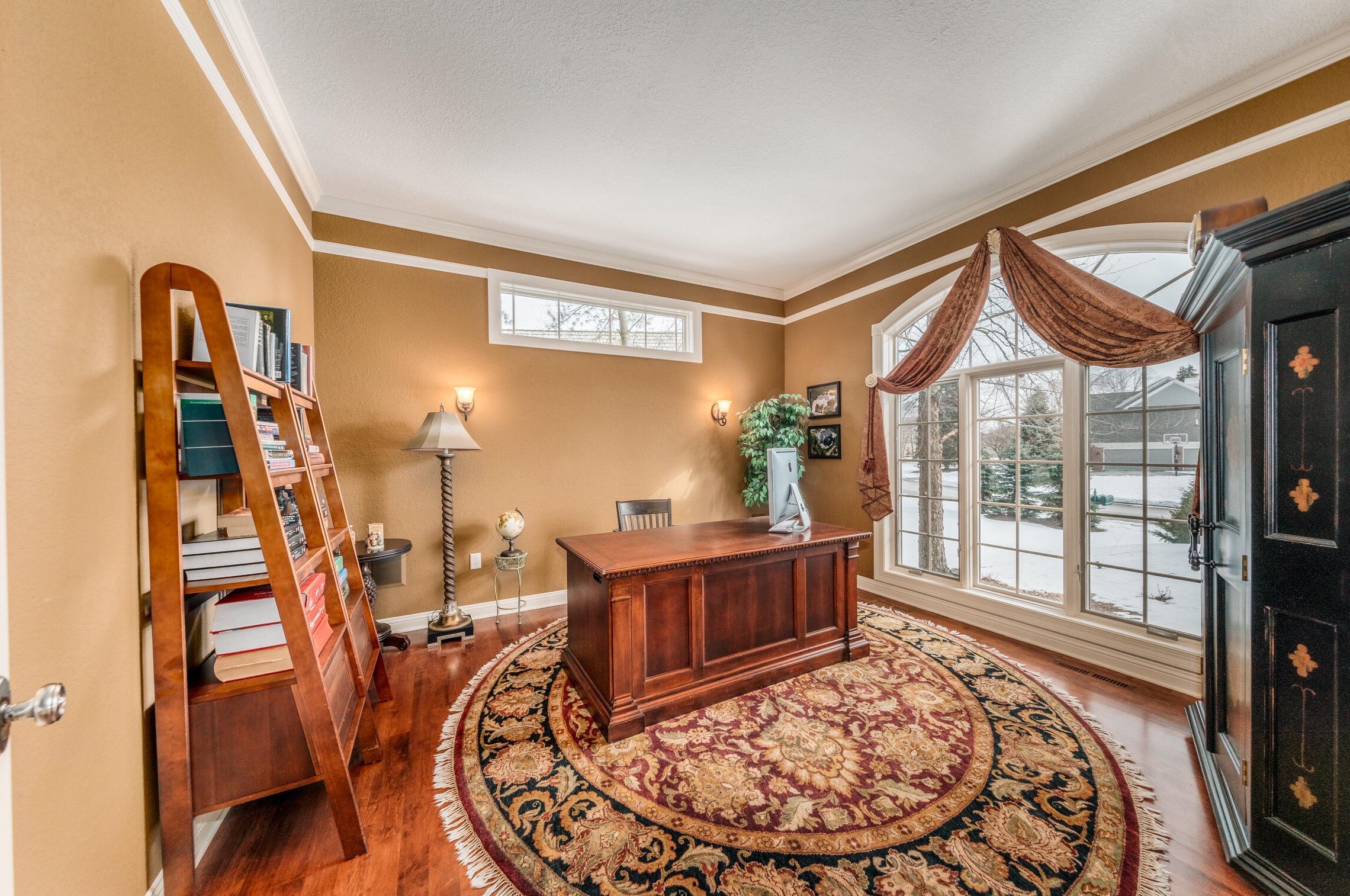 603 Thornbush Cir, Chenequa WI  53029-8648 exterior