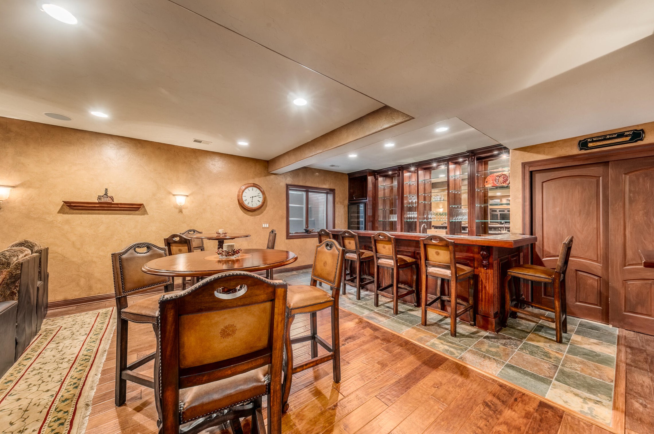 603 Thornbush Cir, Chenequa WI  53029-8648 exterior