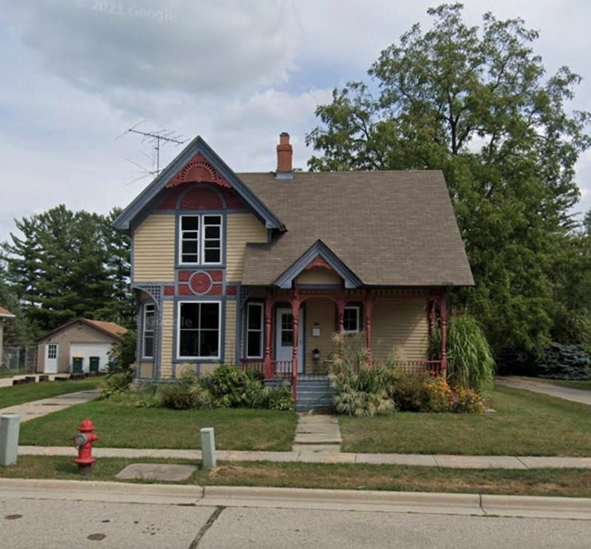 125 Lincoln St, Elkhorn WI  53121-1726 exterior