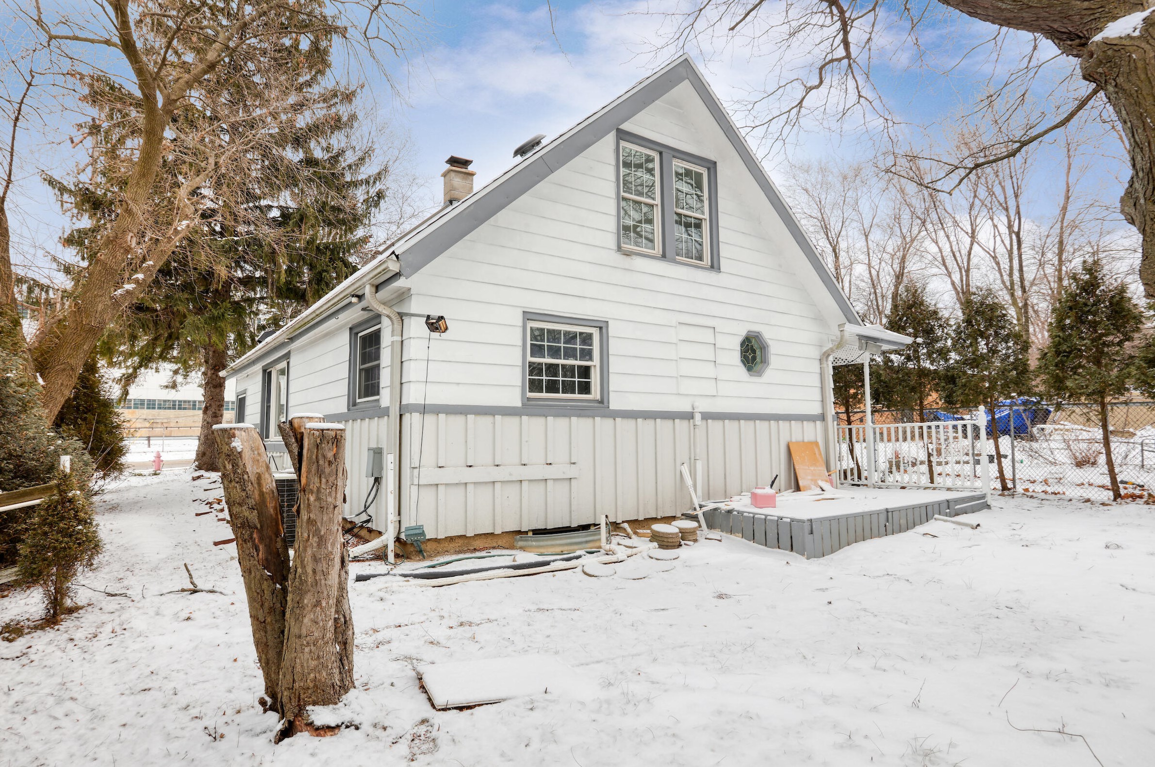 5225 Whitnall Ave, Cudahy WI  53110-1940 exterior