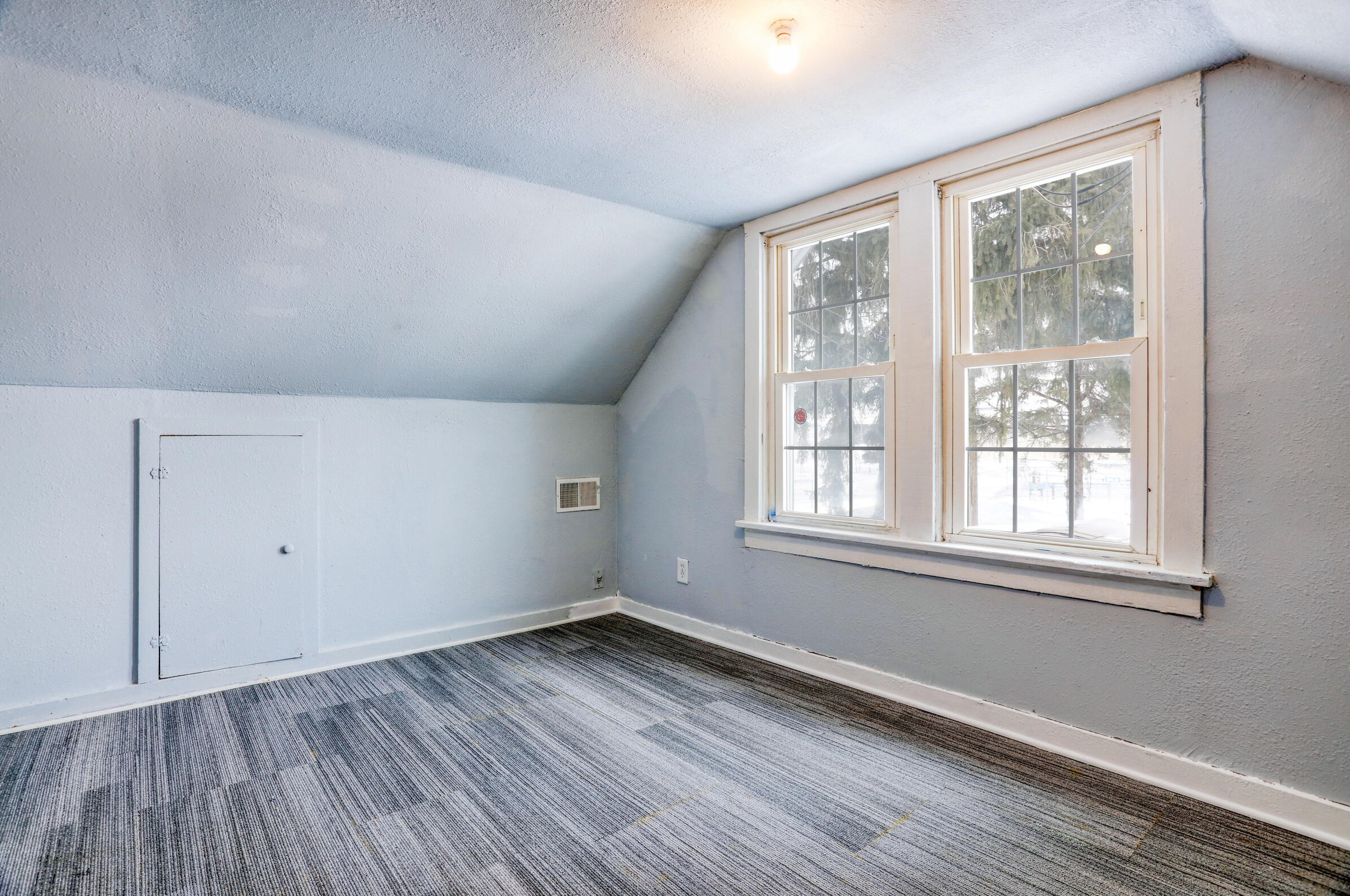 5225 Whitnall Ave, Cudahy WI  53110-1940 exterior