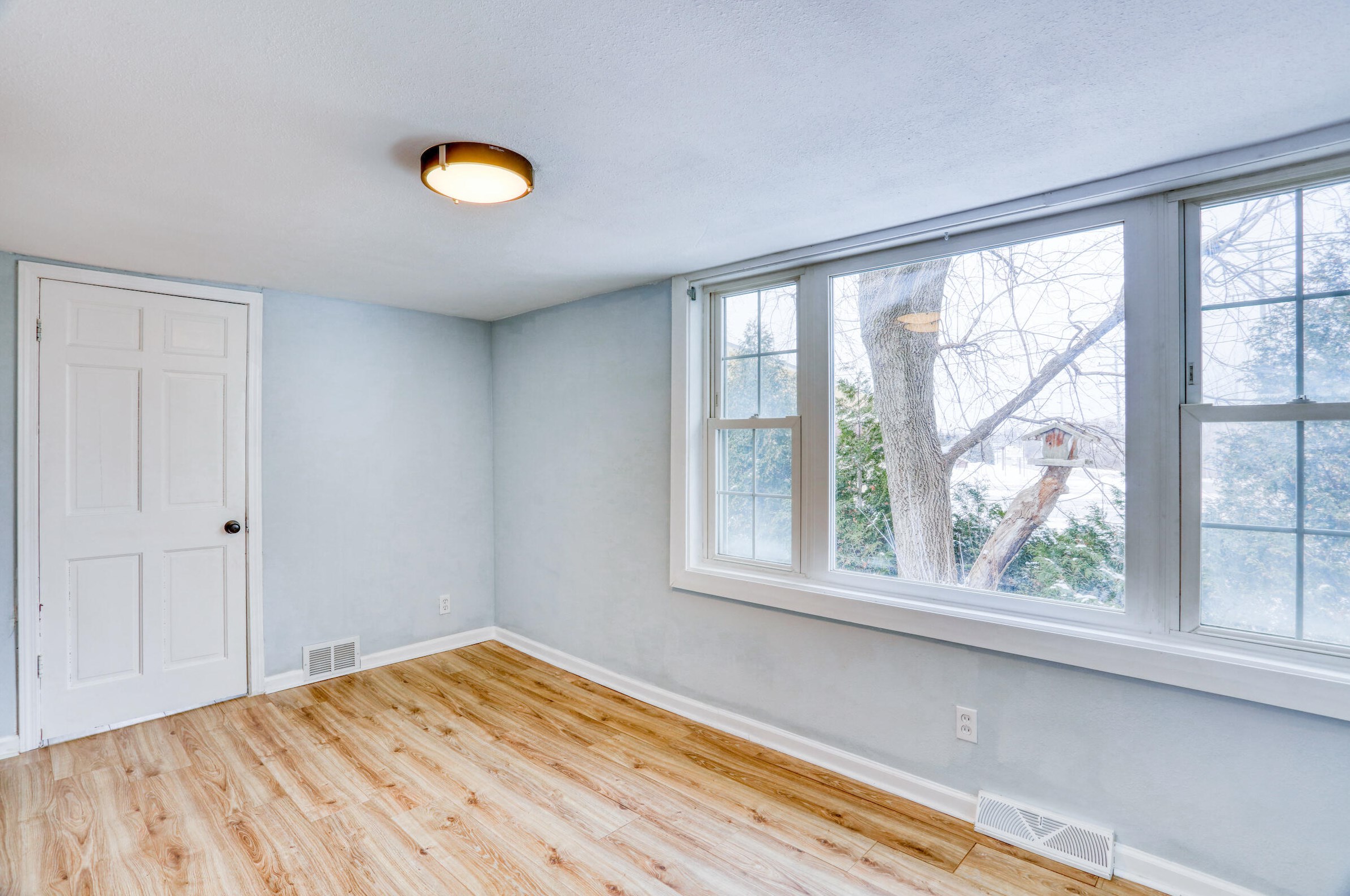 5225 Whitnall Ave, Cudahy WI  53110-1940 exterior