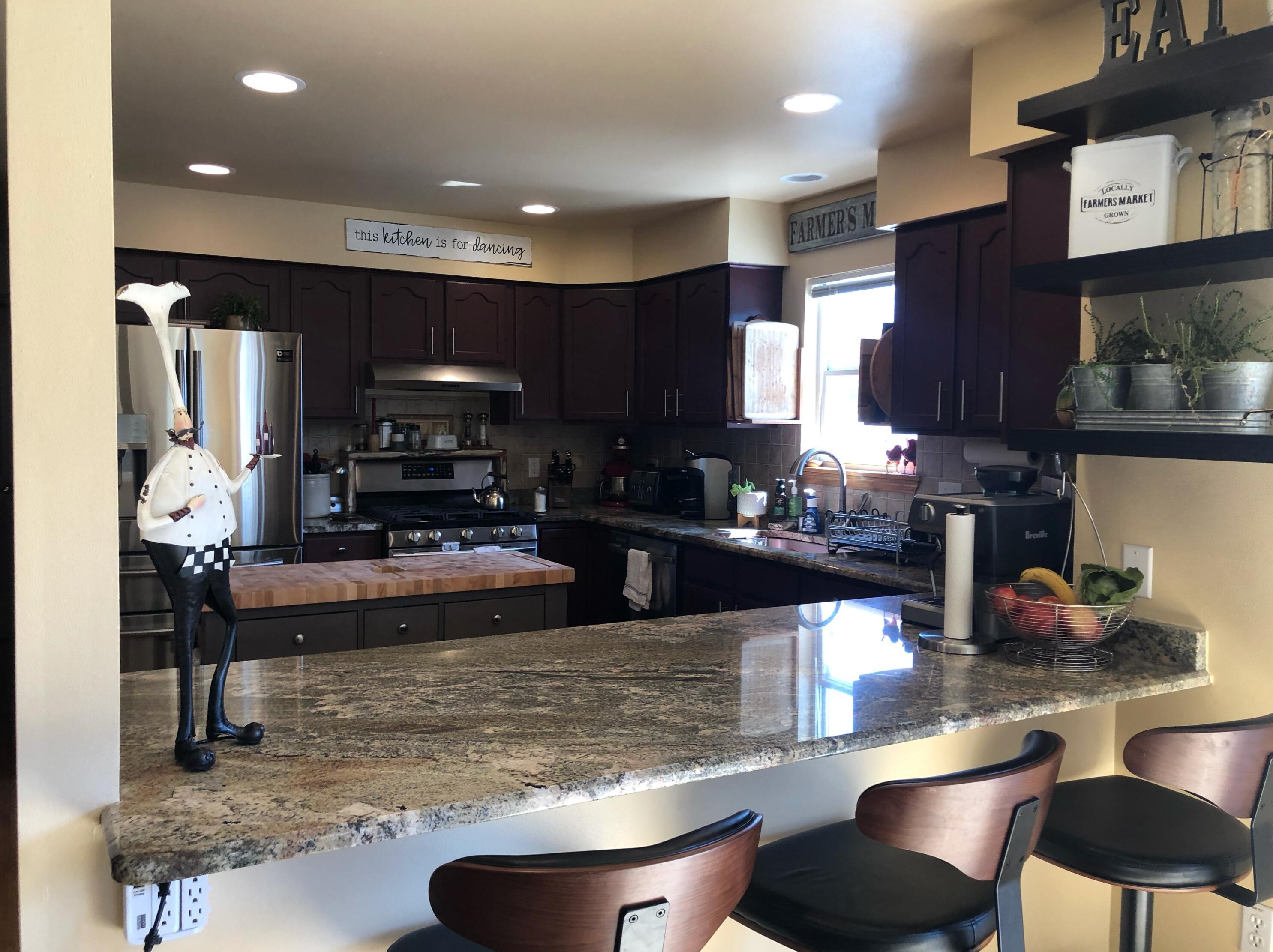 6780 S Yale Dr, Hales Corners, WI 53132