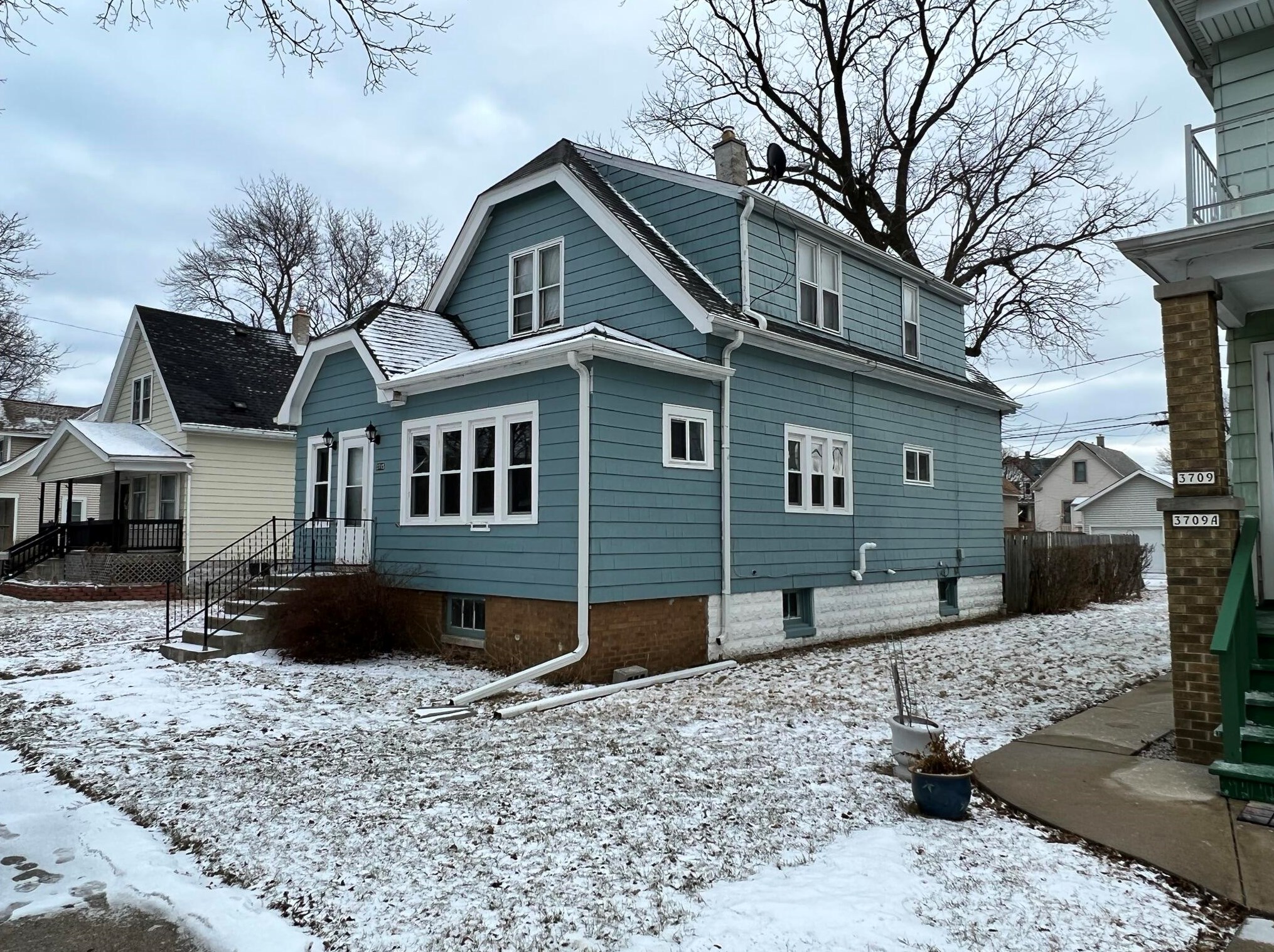 3715 E Edgerton Ave, Cudahy, WI 53110
