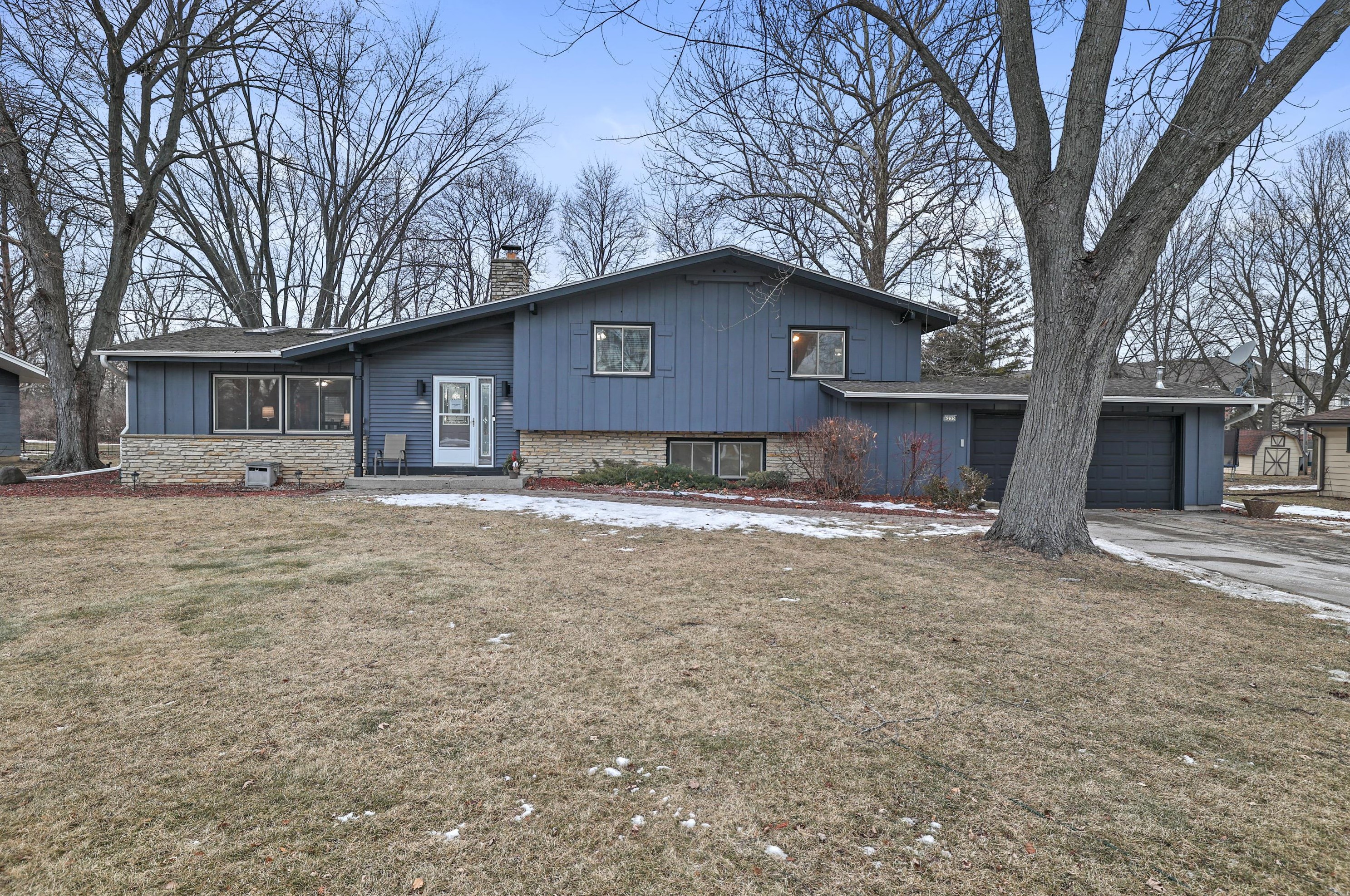 6235 S 123rd St, Hales Corners, WI 53130