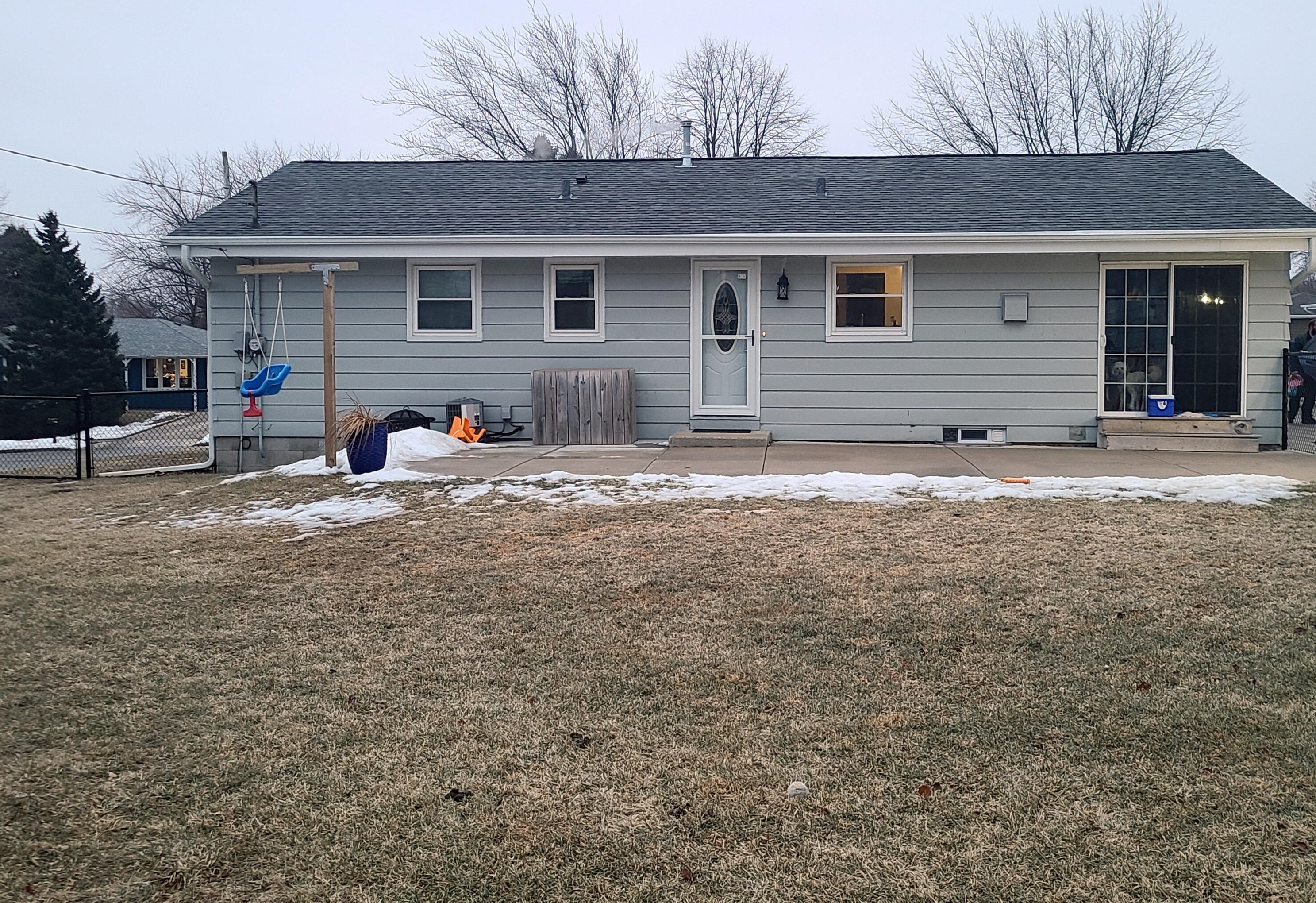 250 W Walters Dr, Grafton, WI 53024