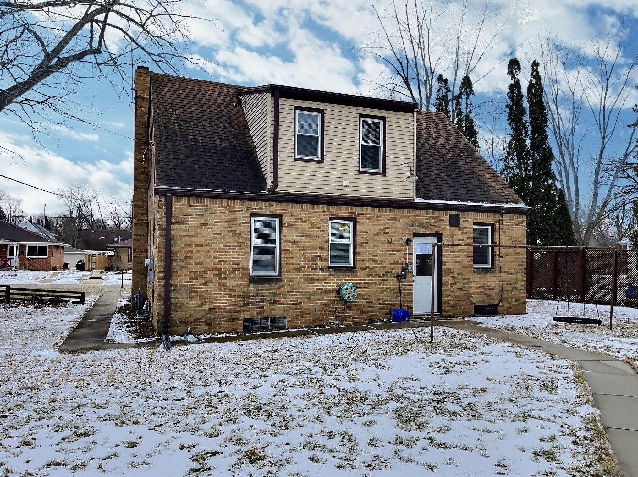 1014 Sycamore Ave, South Milwaukee WI  53172-1342 exterior