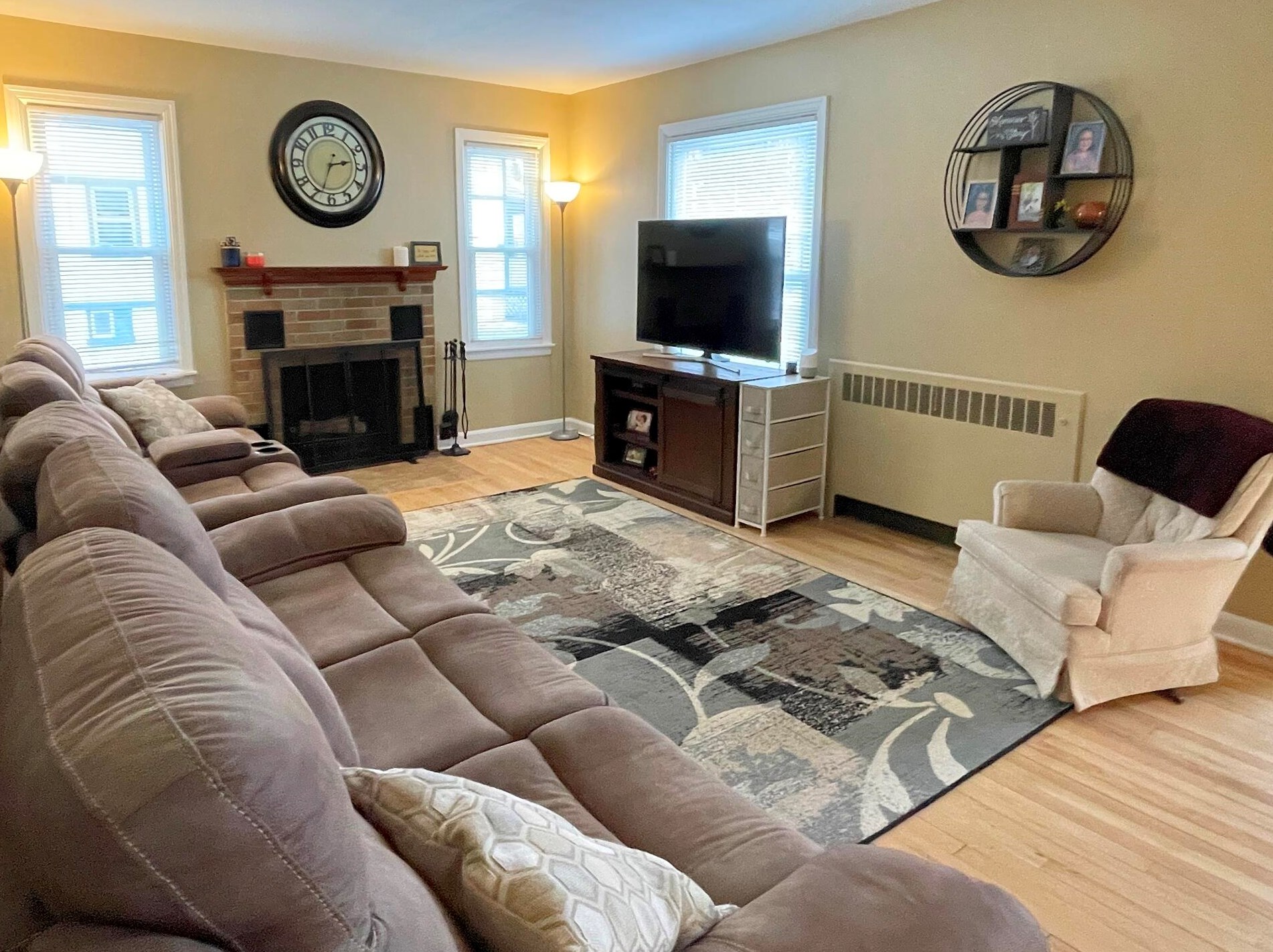 1014 Sycamore Ave, South Milwaukee WI  53172-1342 exterior