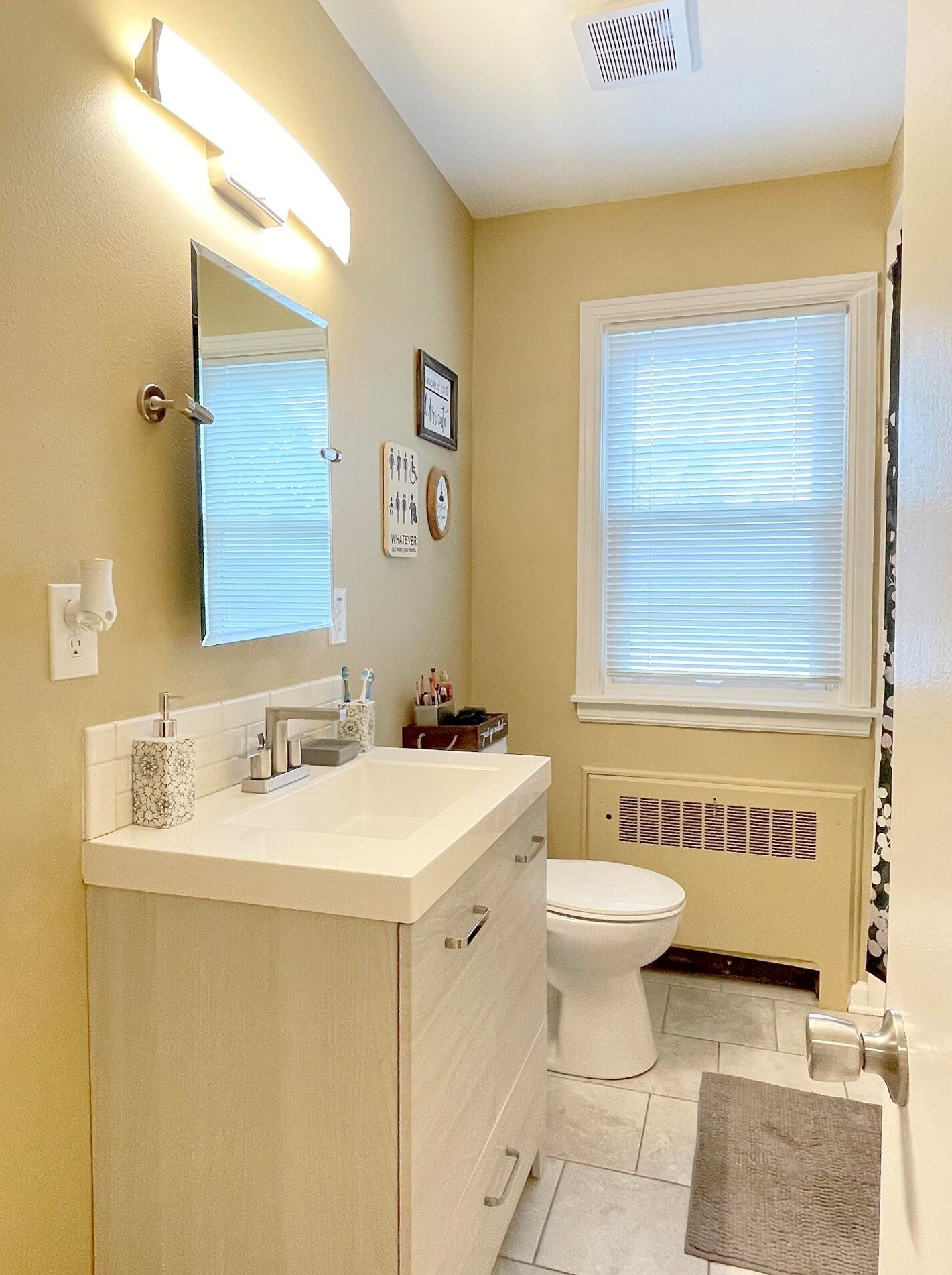 1014 Sycamore Ave, South Milwaukee WI  53172-1342 exterior