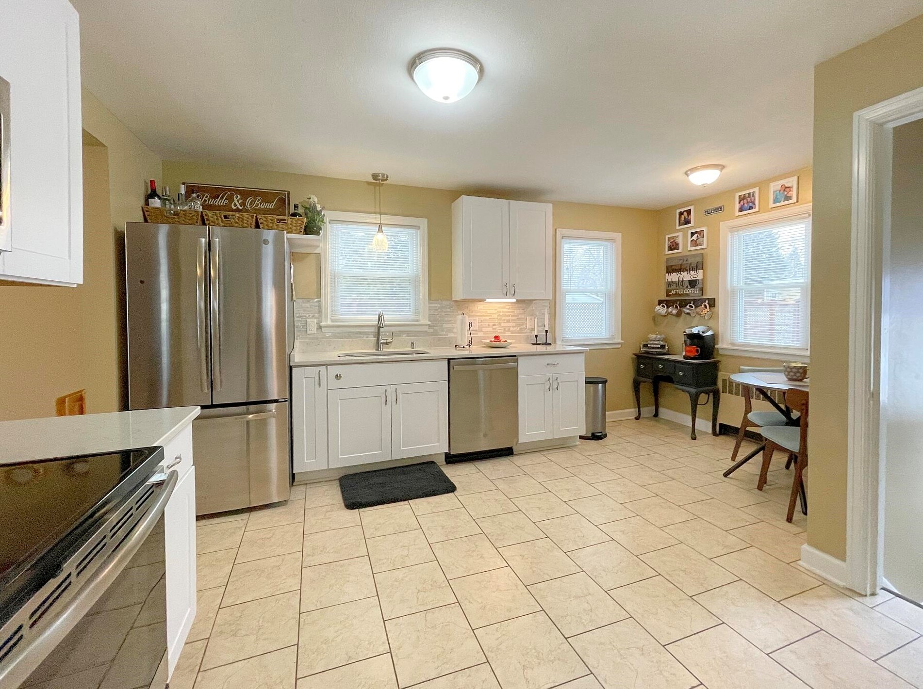 1014 Sycamore Ave, South Milwaukee WI  53172-1342 exterior