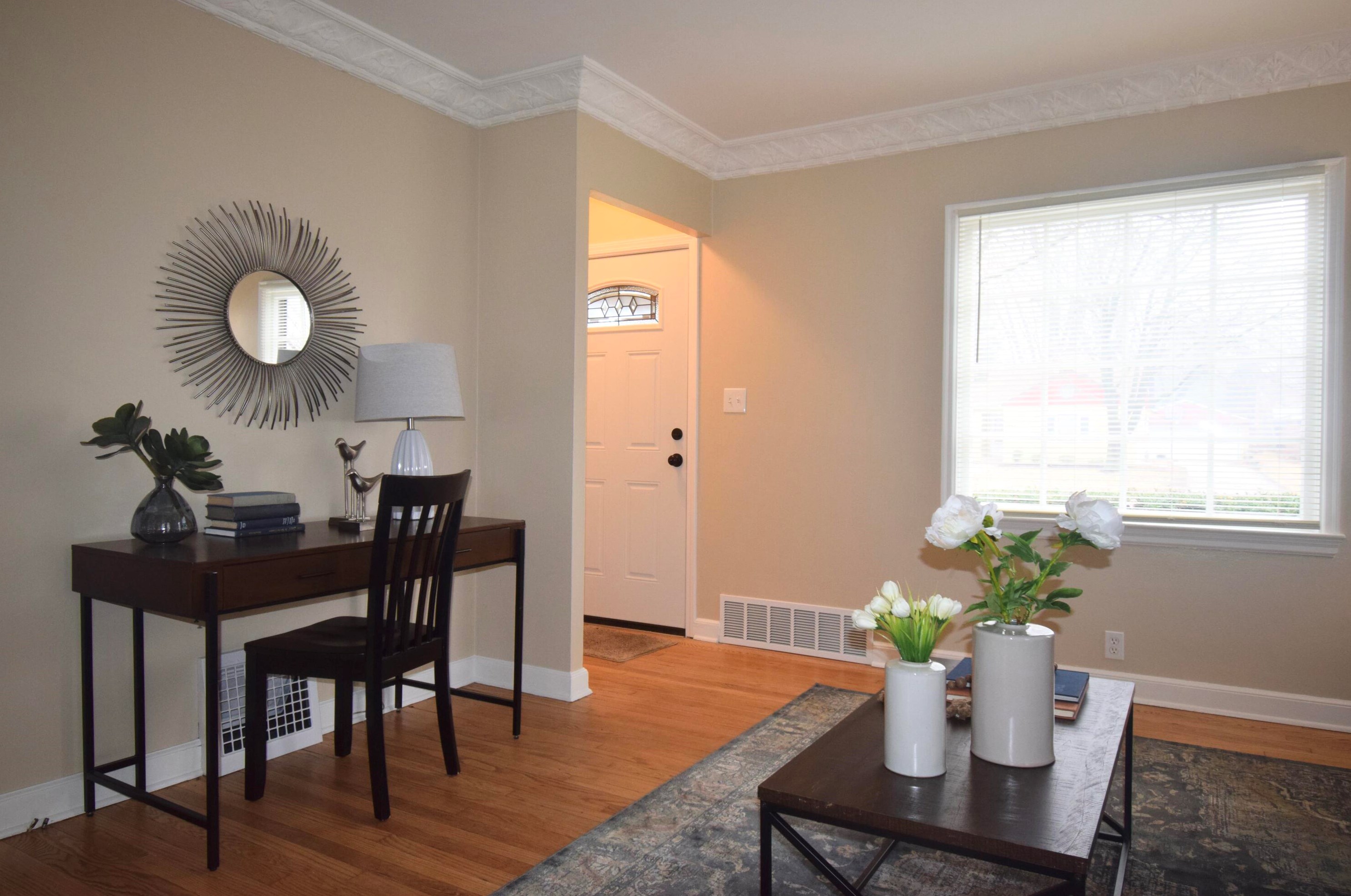 4937 74th St, Milwaukee, WI 53218-3822