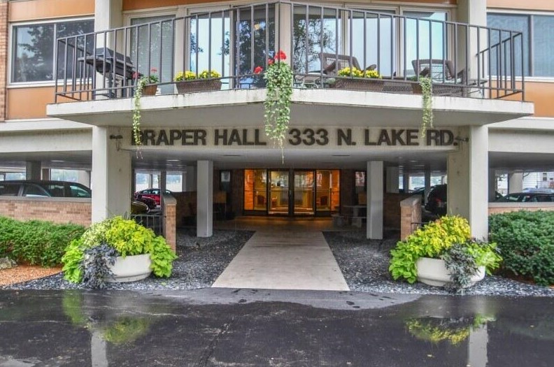 333 N Lake Rd #502, Oconomowoc, WI 53066