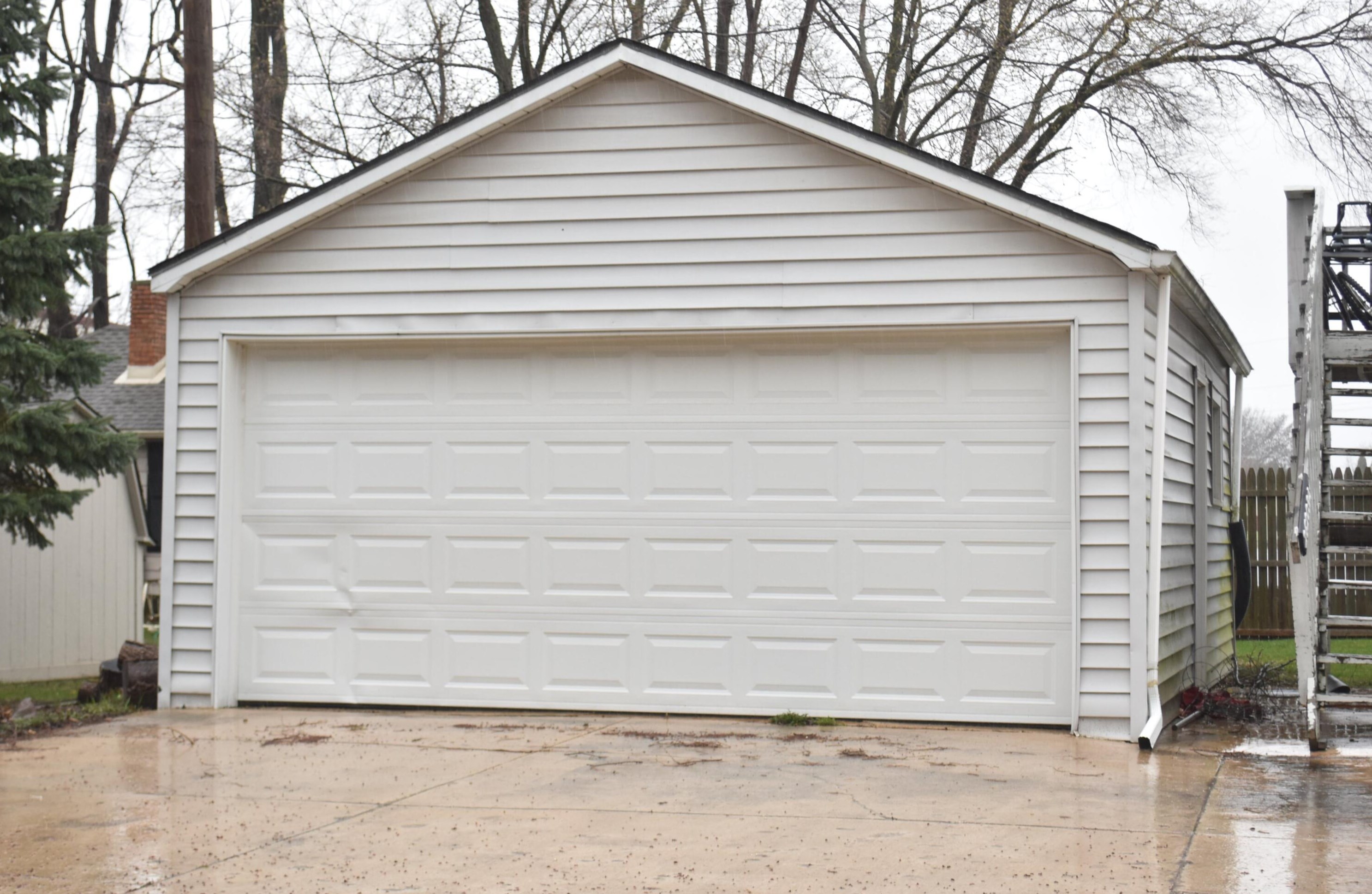 26203 W Loomis Rd, Waterford, WI 53185
