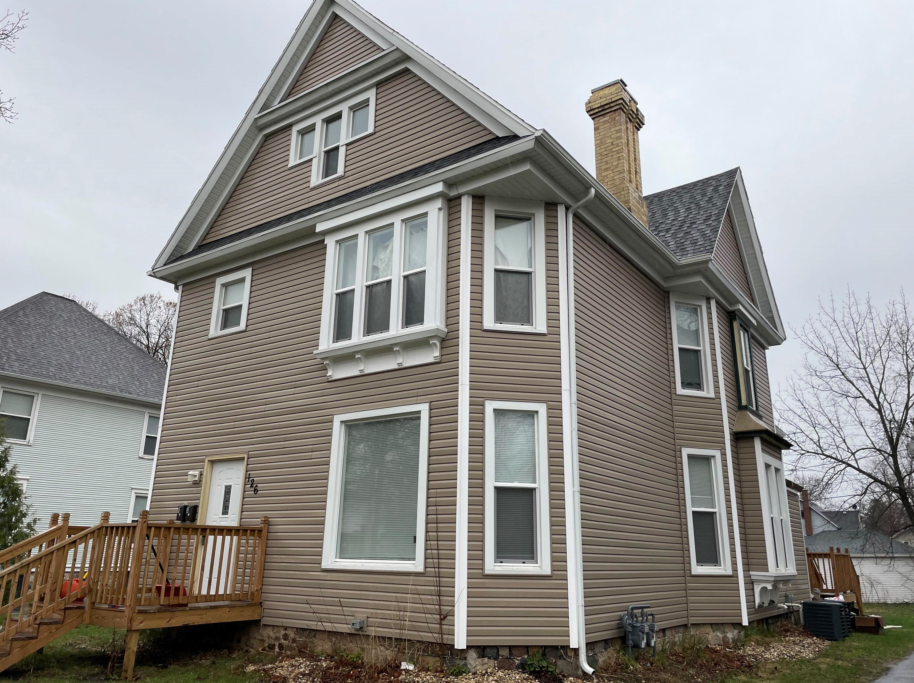 126 5th St, Delavan, WI 53115-1810