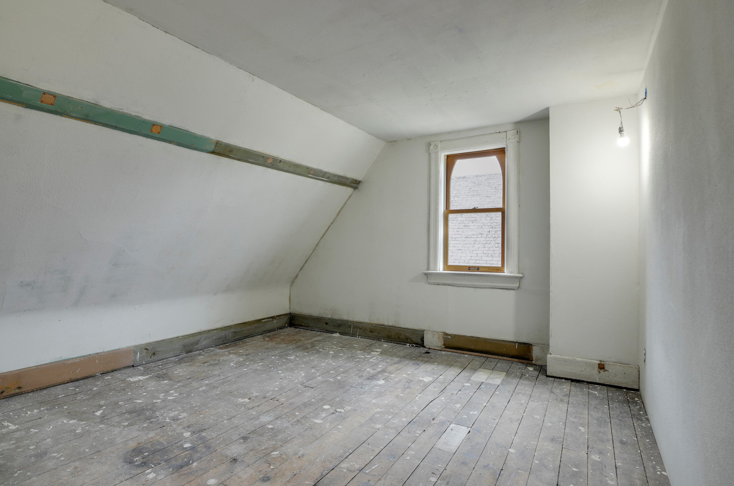 2126 Juneau Ave, Milwaukee WI 53233-1119 exterior