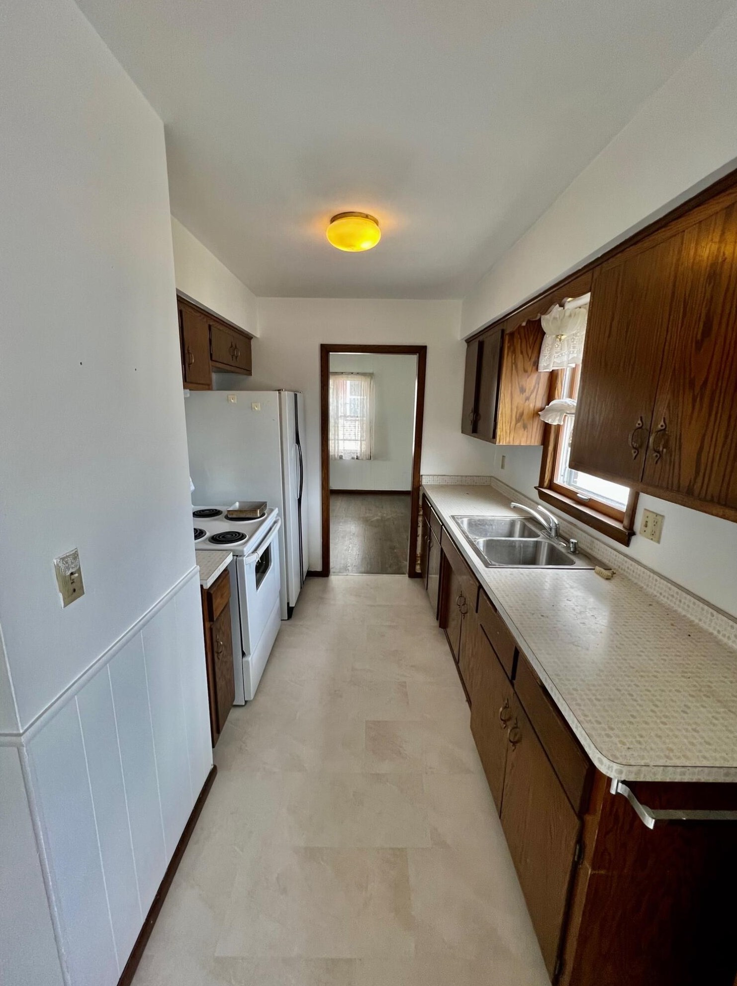 4868 22nd St, Milwaukee WI  53209-5627 exterior