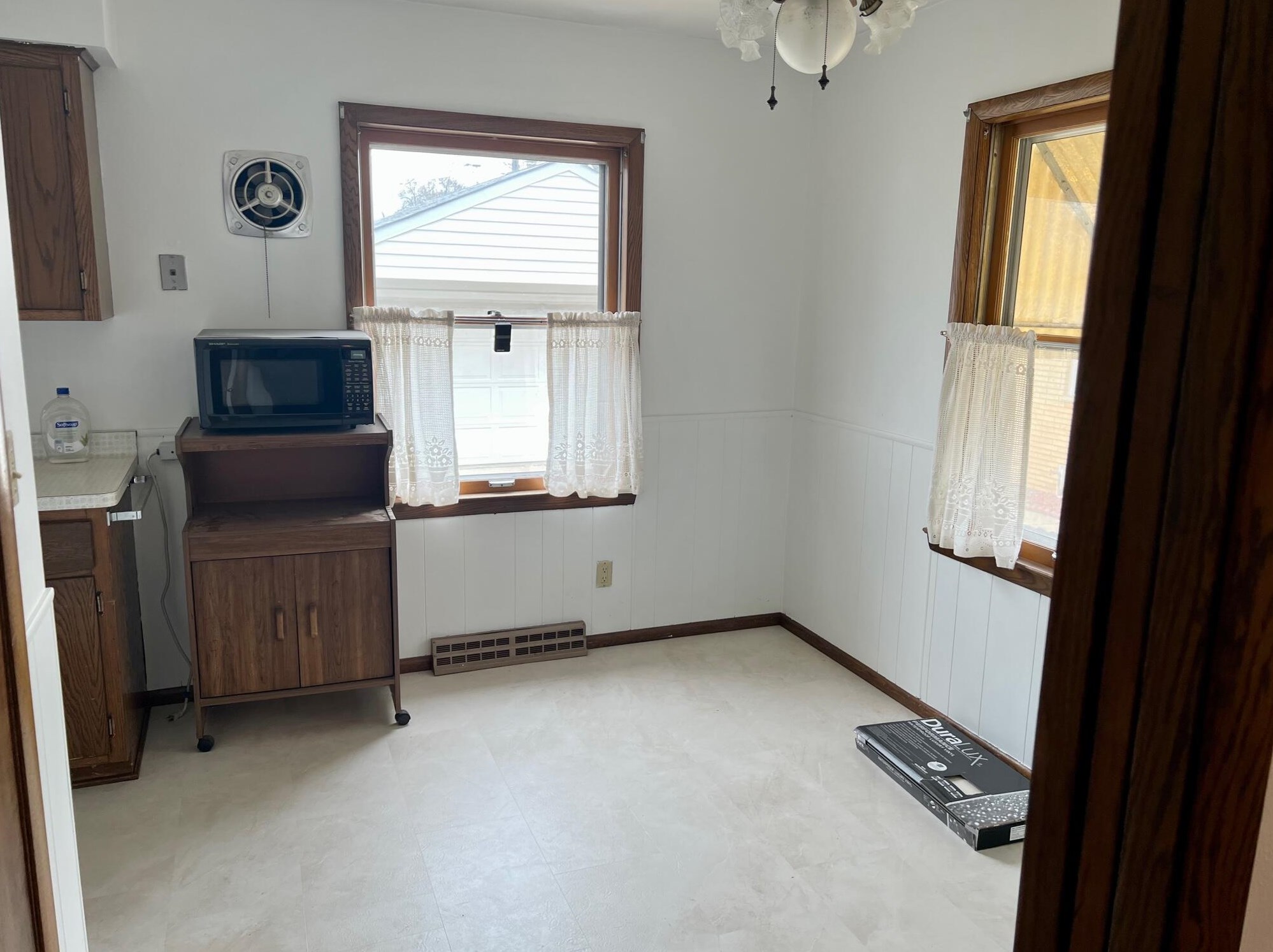 4868 22nd St, Milwaukee WI  53209-5627 exterior