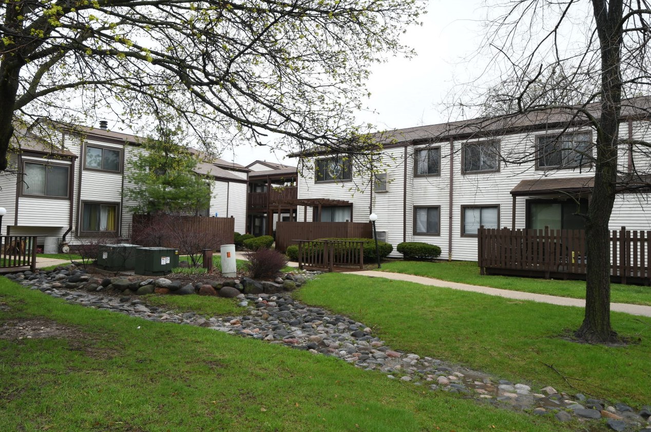 8305 107th St, Milwaukee WI  53224-2502 exterior