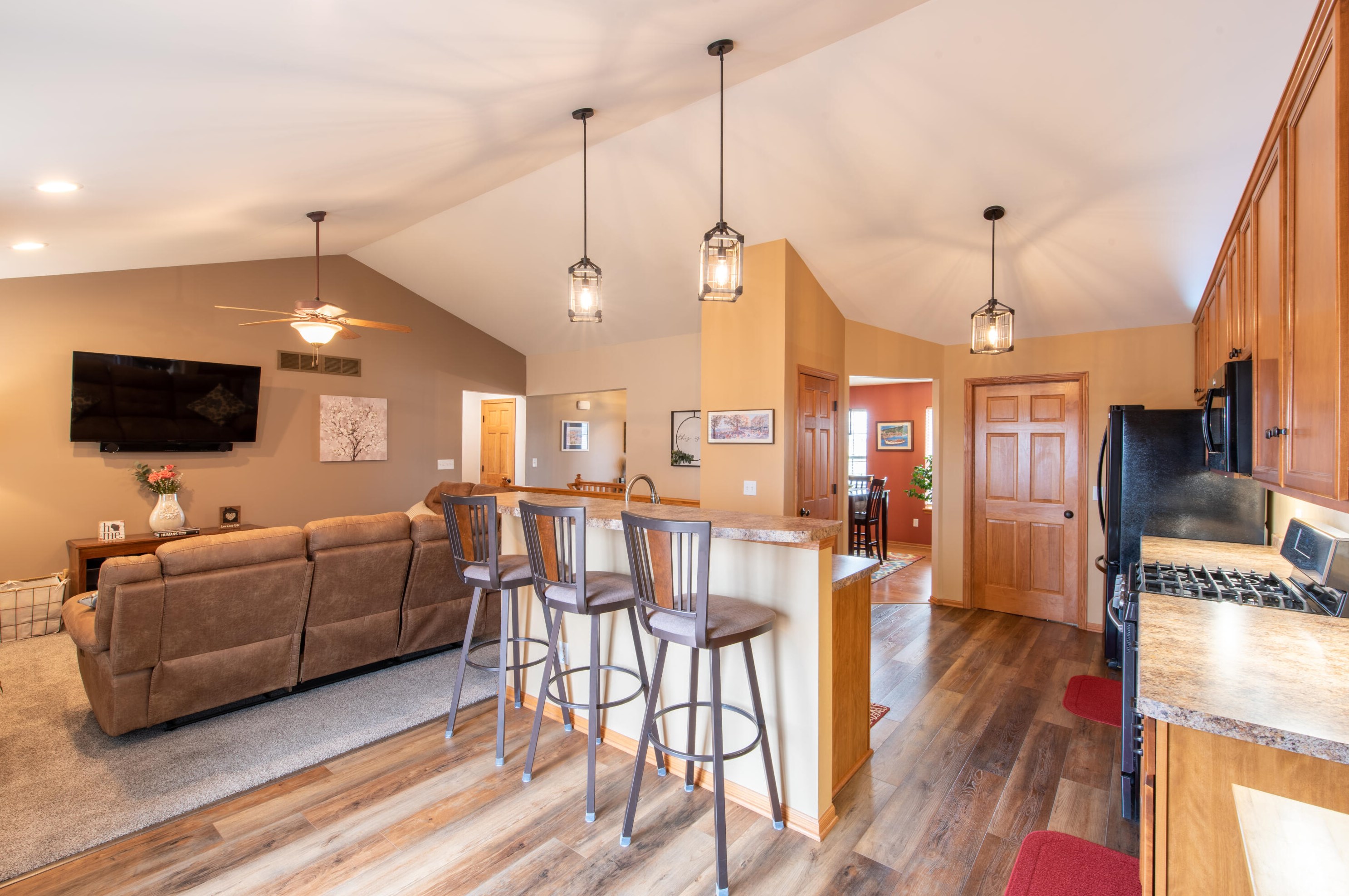 401 Rosewood Ct, Lake Mills, WI 53551