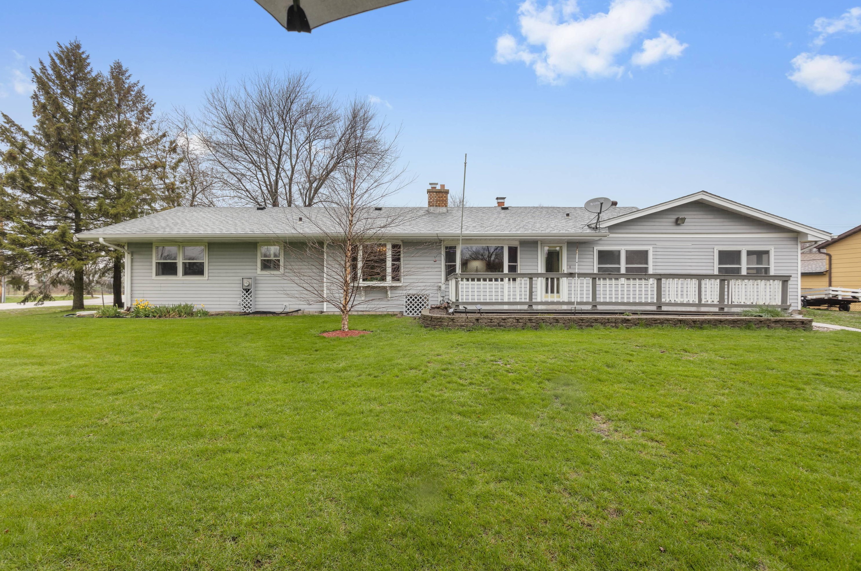 8235 Old Spring St, Racine, WI 53406-3239