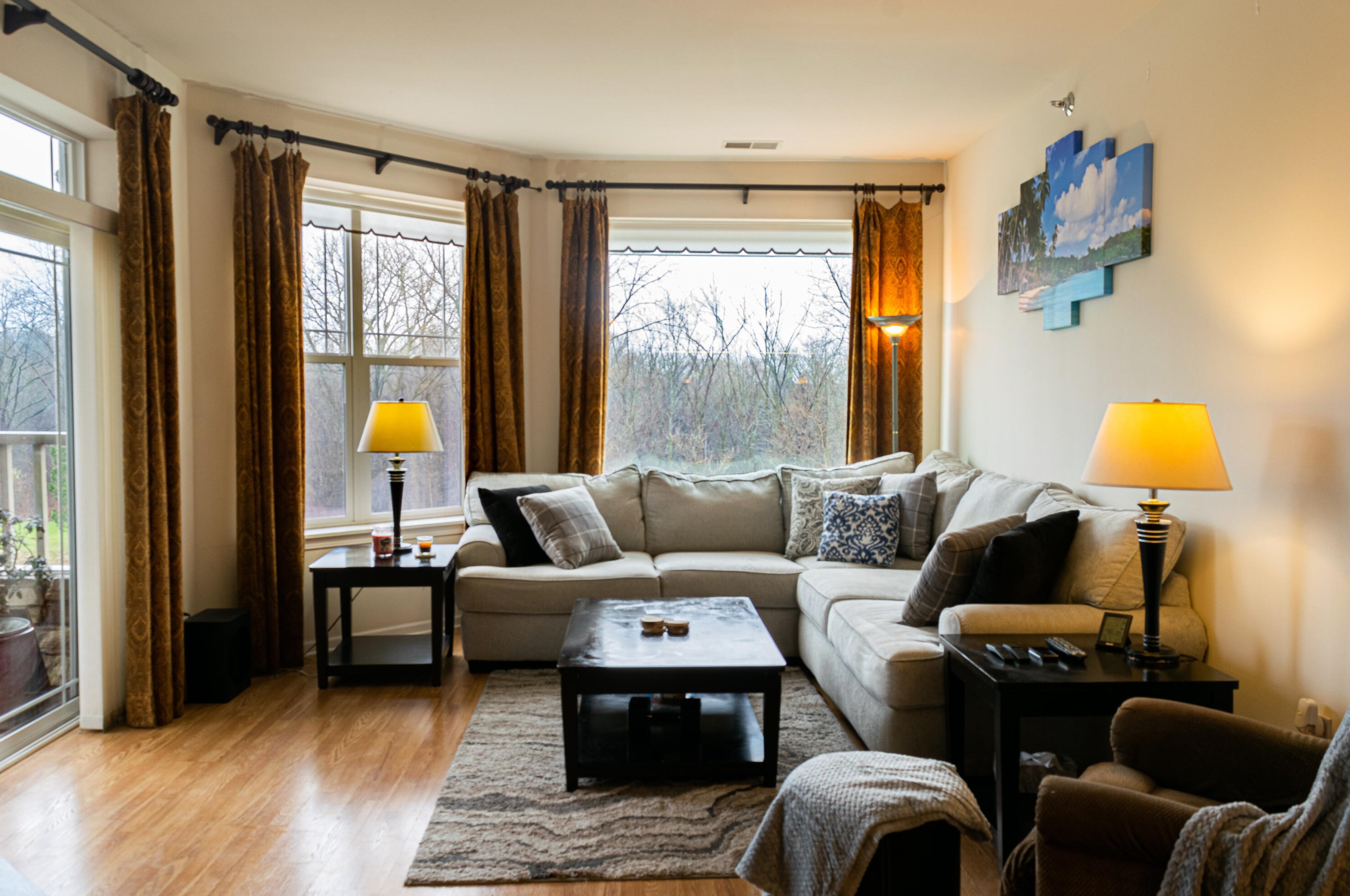 6955 Riverwood Blvd, Hales Corners, WI 53132-8010
