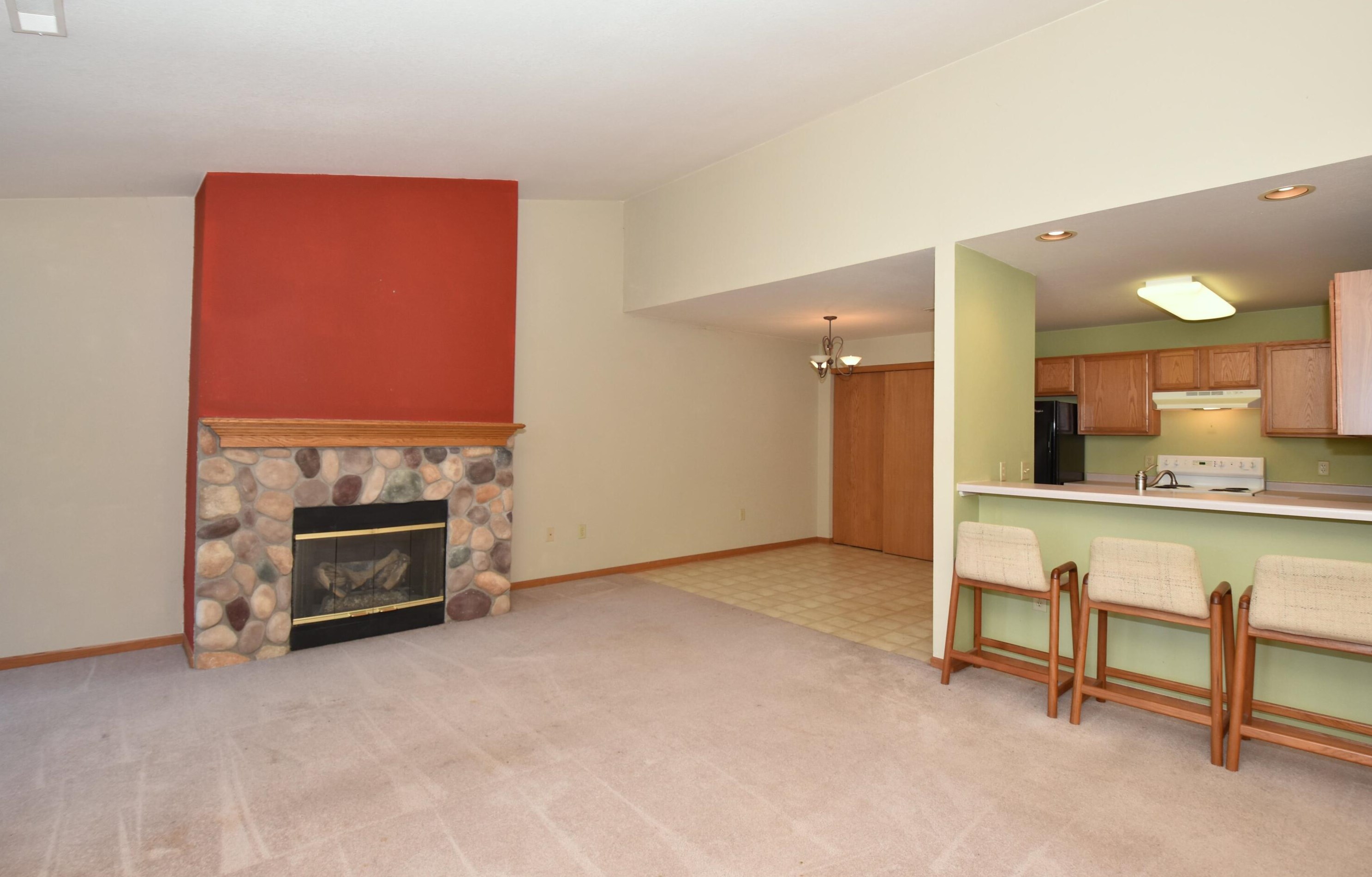 3016 Meyer Ct, Racine, WI 53406-5488