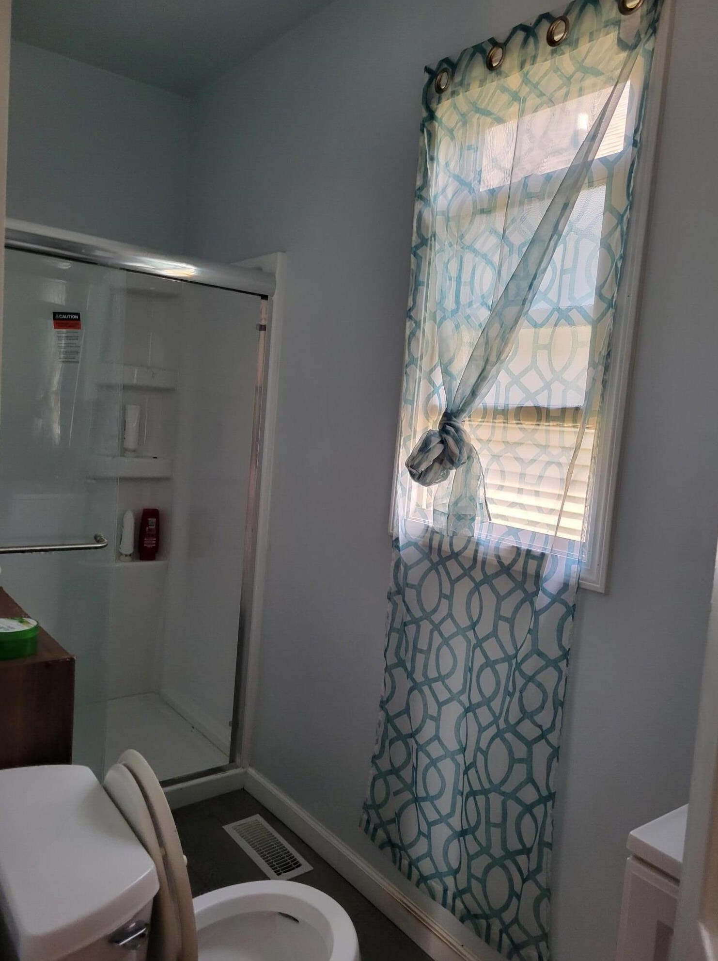 1941 Racine St, Racine, WI 53403-2534