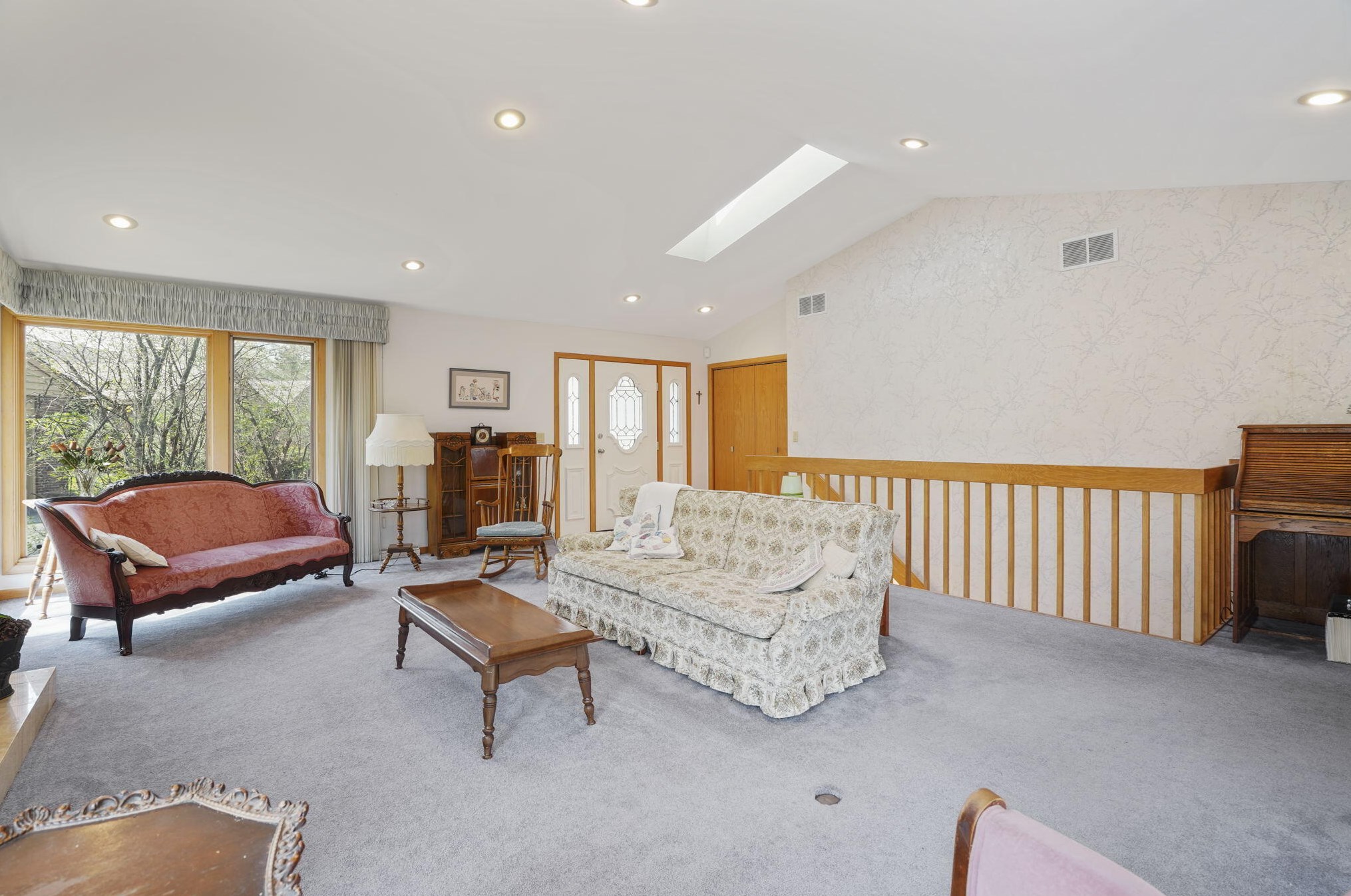 4824 Richmond Dr, Racine, WI 53406-1546