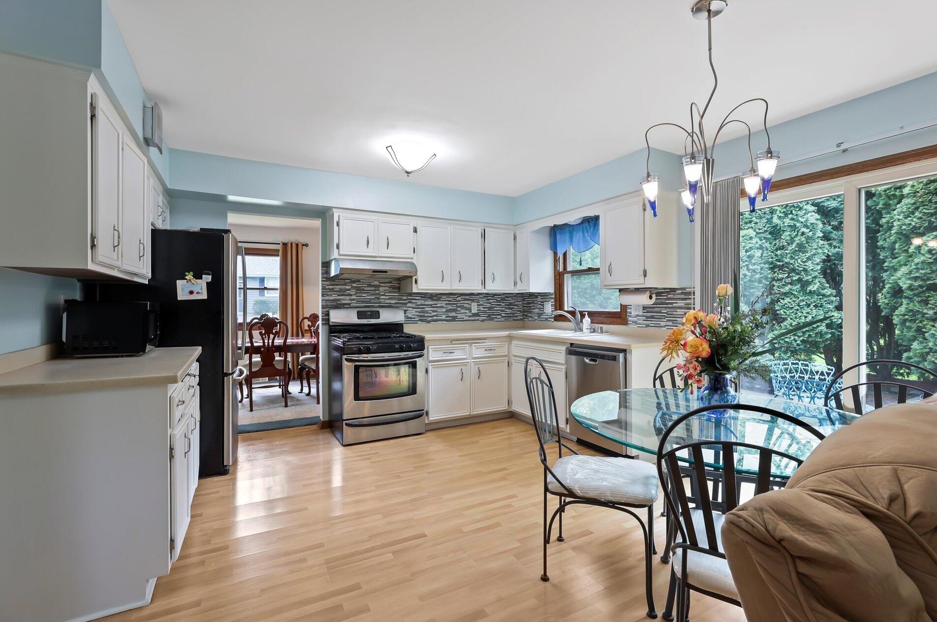17085 Burnet St, Brookfield, WI 53005-6836
