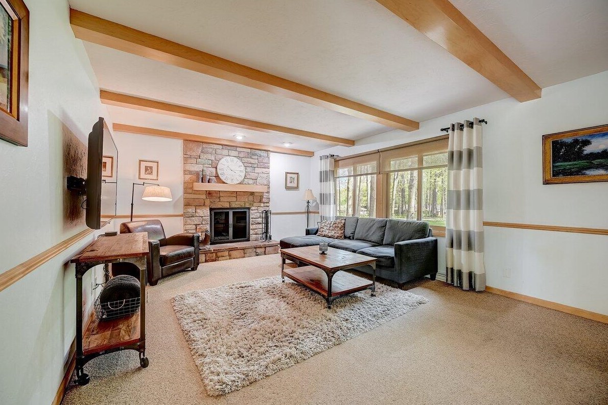 19050 Lothmoor Drive Lower, Brookfield WI  53045-4190 exterior