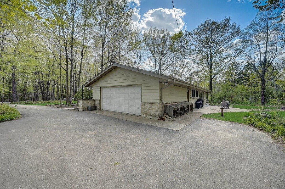 19050 Lothmoor Drive Lower, Brookfield WI  53045-4190 exterior