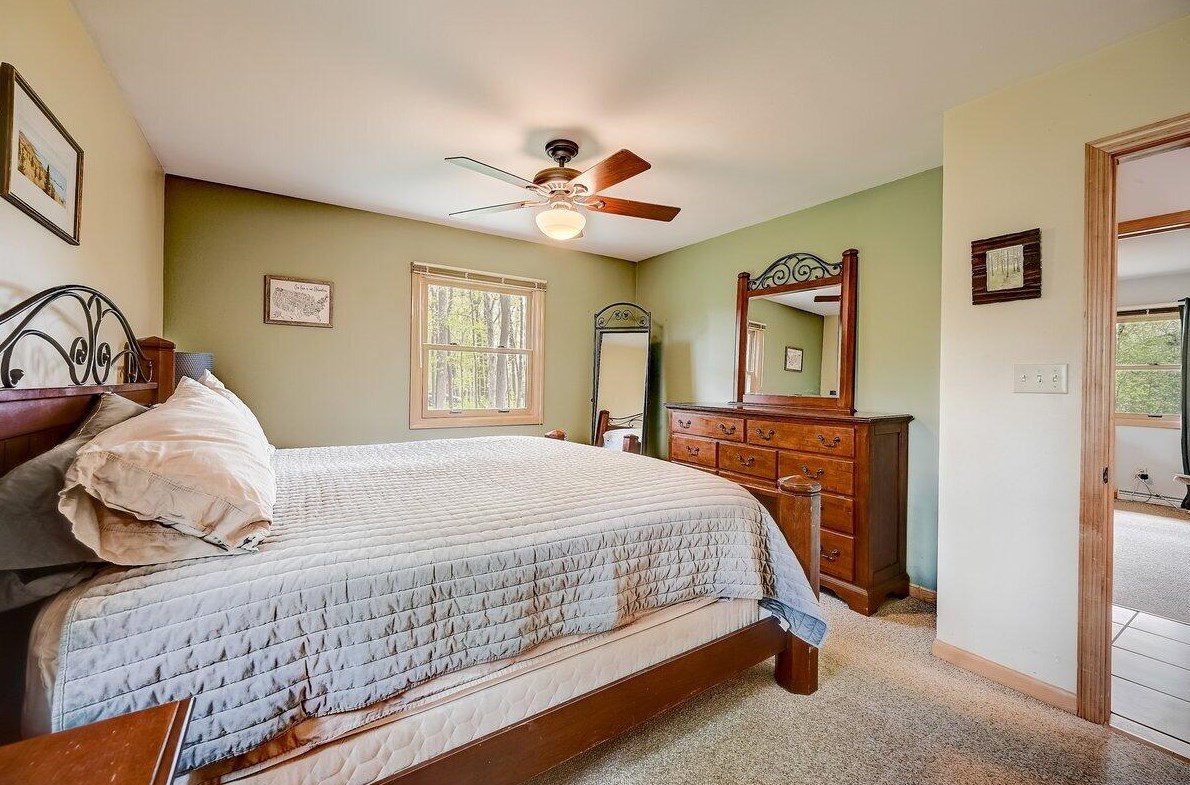 19050 Lothmoor Drive Lower, Brookfield WI  53045-4190 exterior