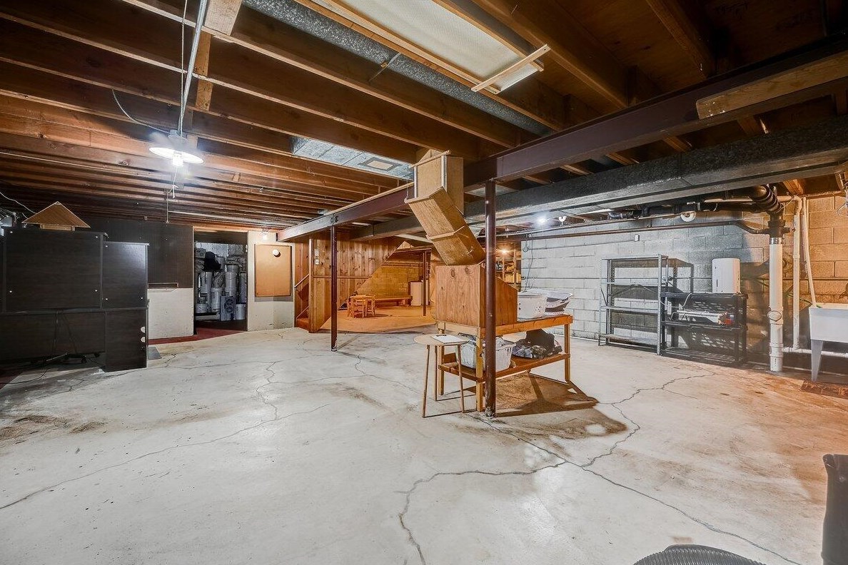 19050 Lothmoor Drive Lower, Brookfield WI  53045-4190 exterior