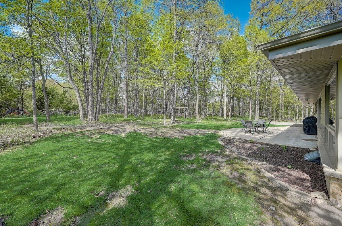 19050 Lothmoor Drive Lower, Brookfield WI  53045-4190 exterior