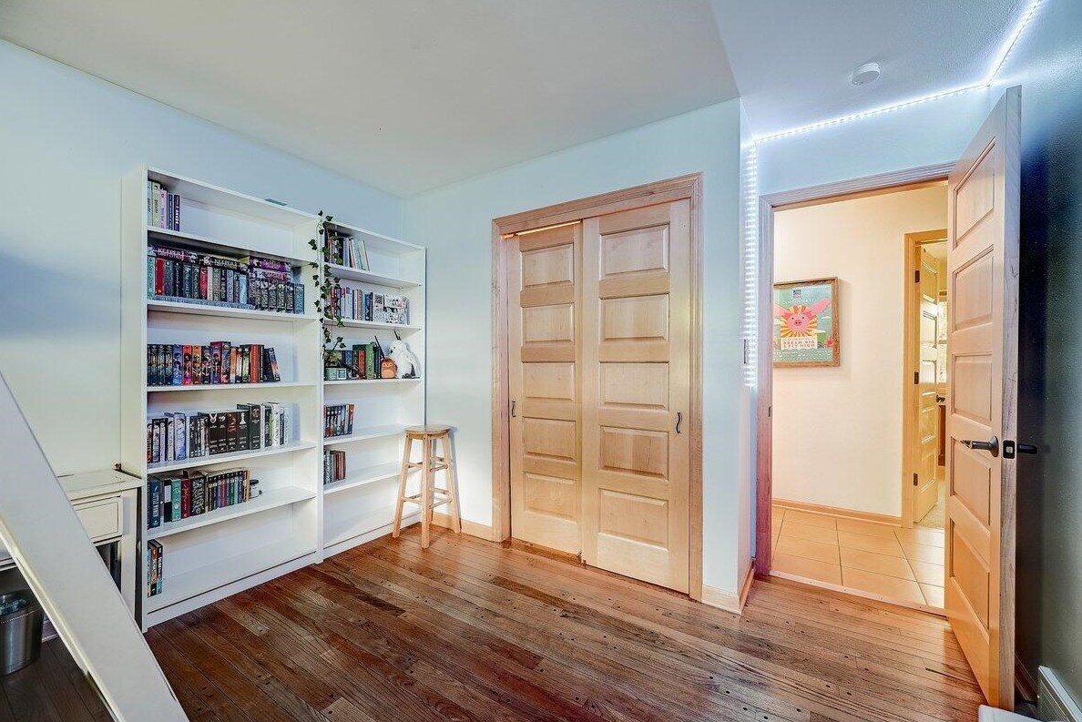 19050 Lothmoor Drive Lower, Brookfield WI  53045-4190 exterior