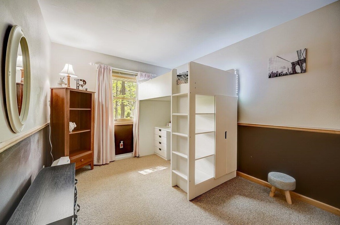 19050 Lothmoor Drive Lower, Brookfield WI  53045-4190 exterior