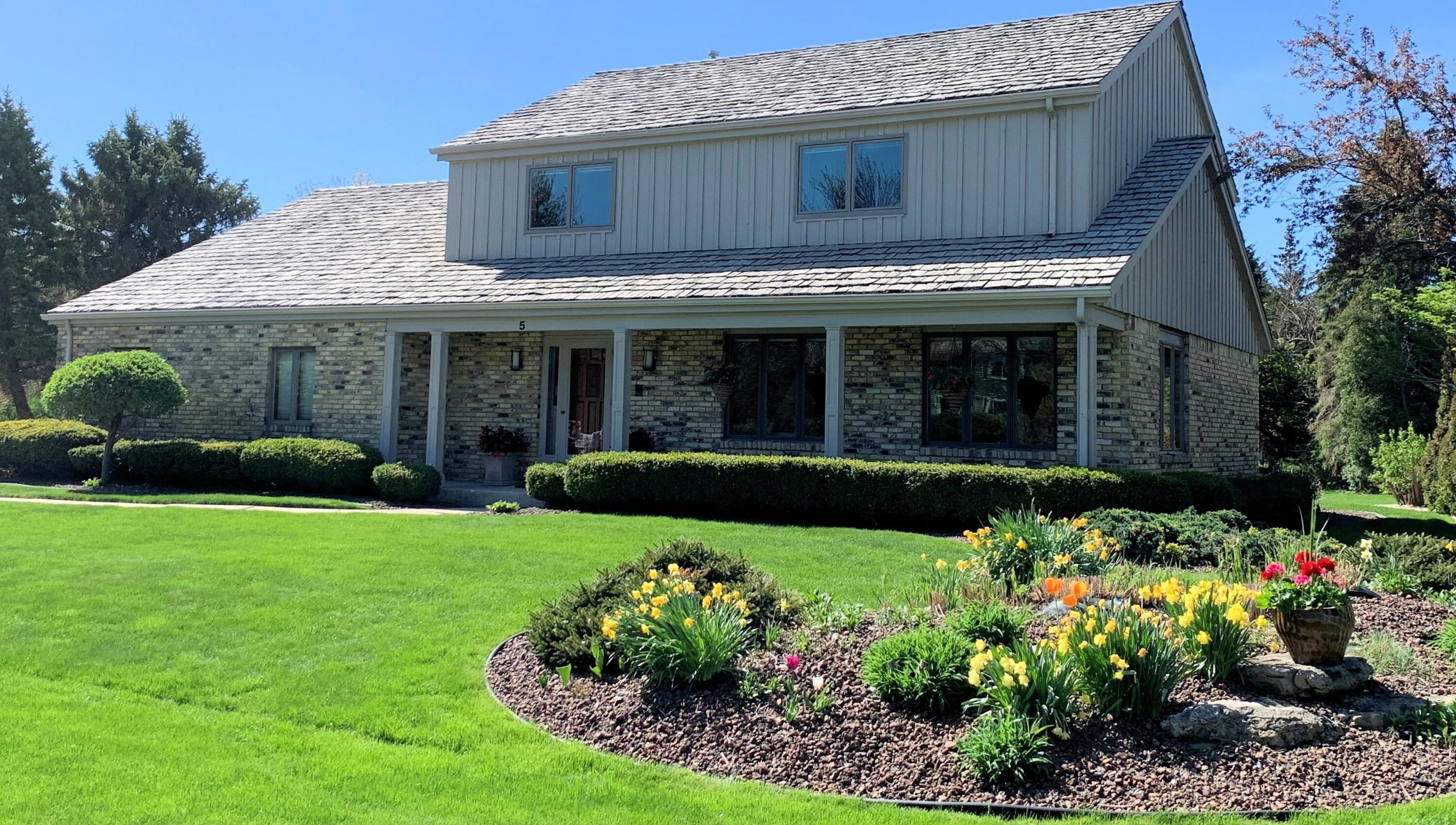 5 Sprucewood Ct, Racine, WI 53402-5316