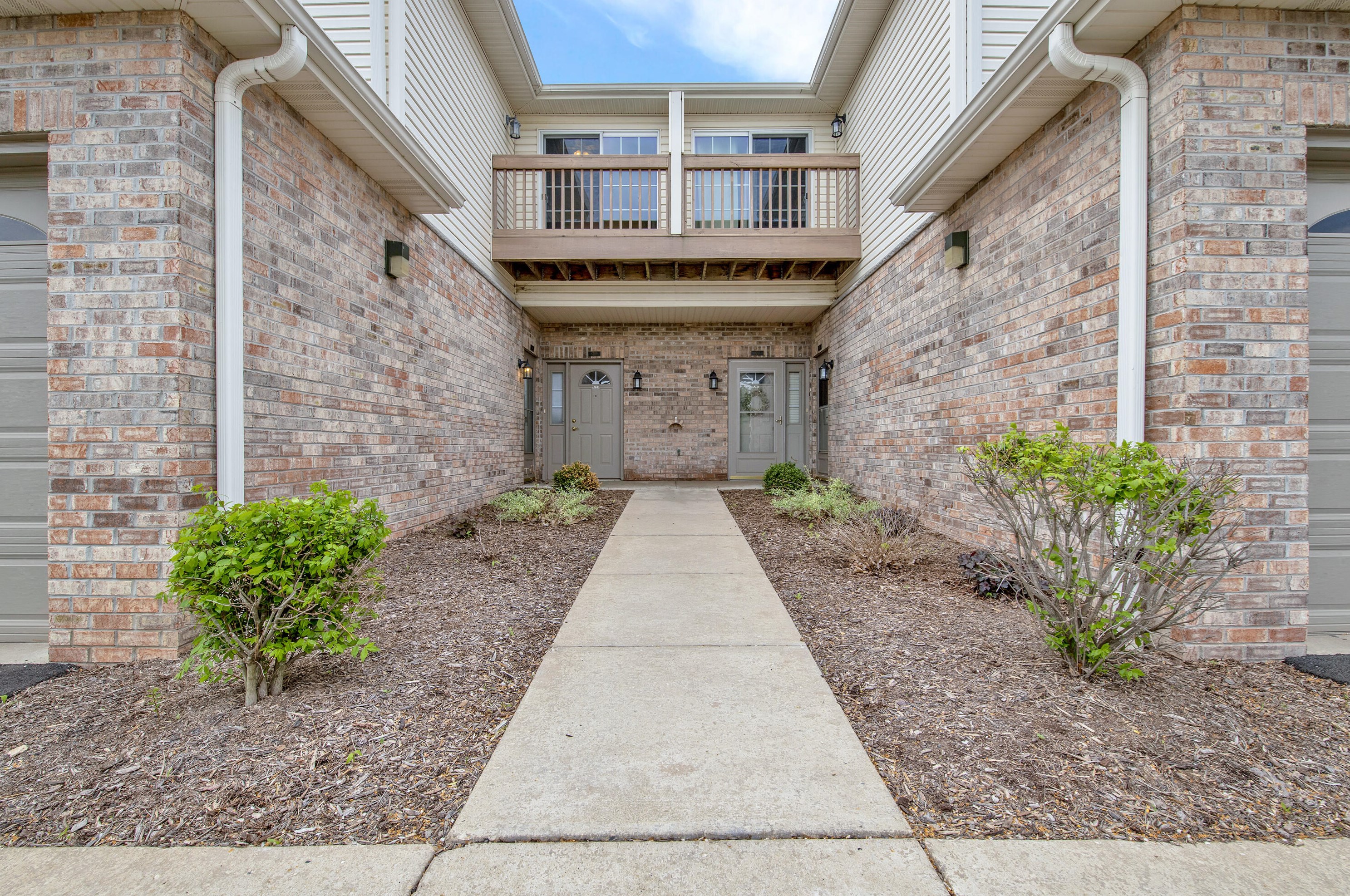 9207 54th St, Hales Corners, WI 53132-8686