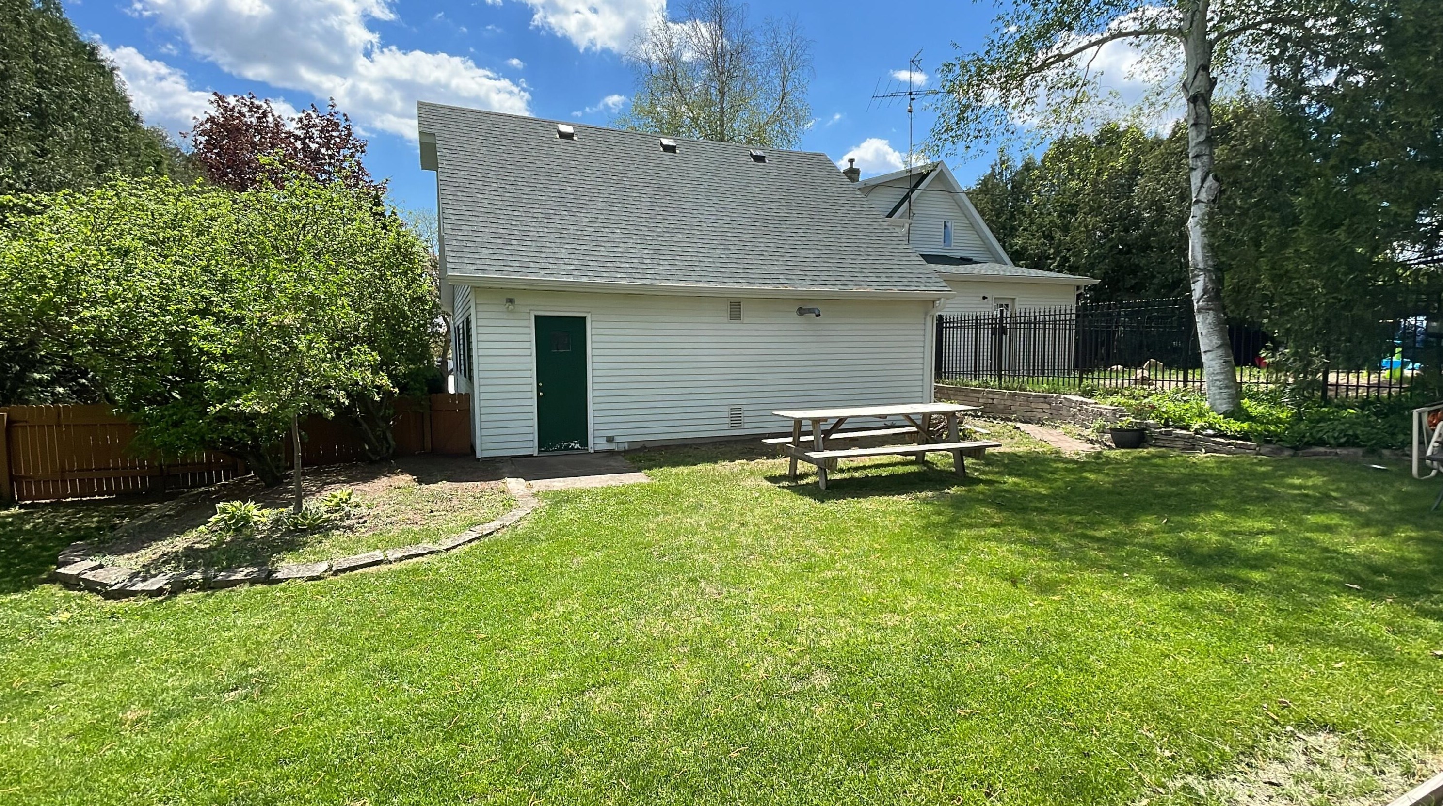 307 Craig St, Fort Atkinson WI 53538-2320 exterior