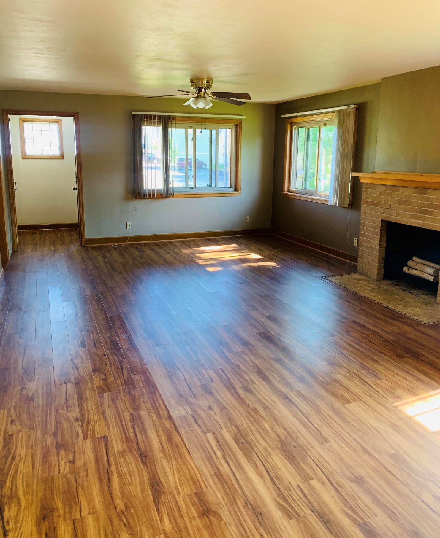 514 E Main St, Plymouth, WI 53073