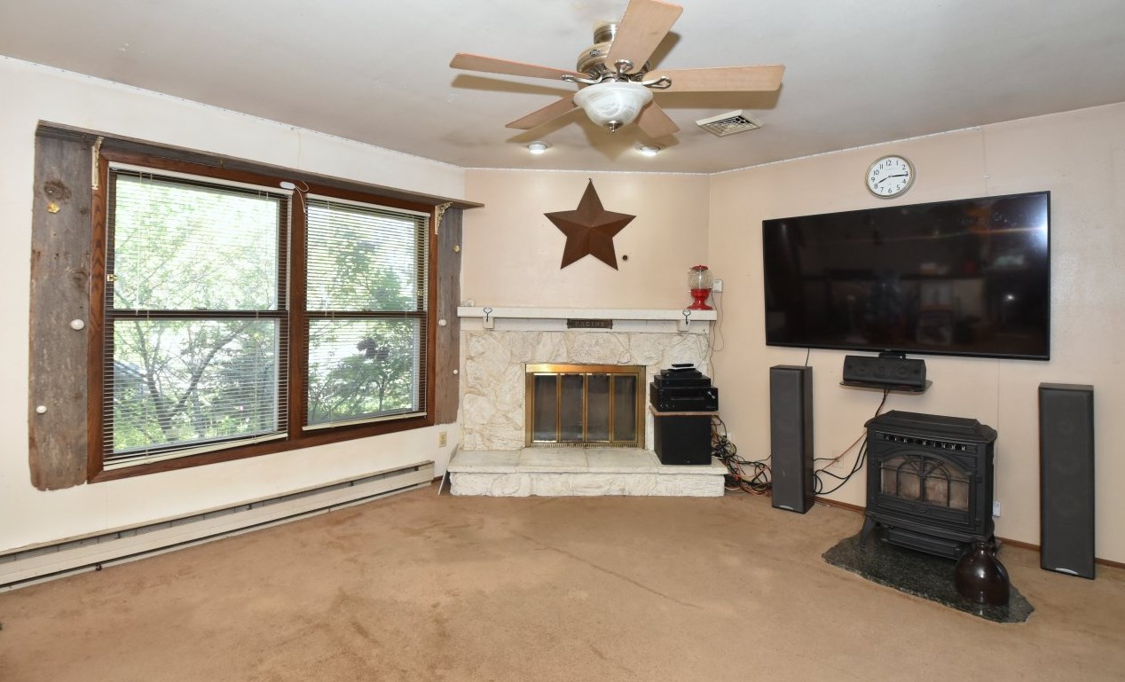 3315 Southwood Dr, Racine, WI 53406-5419