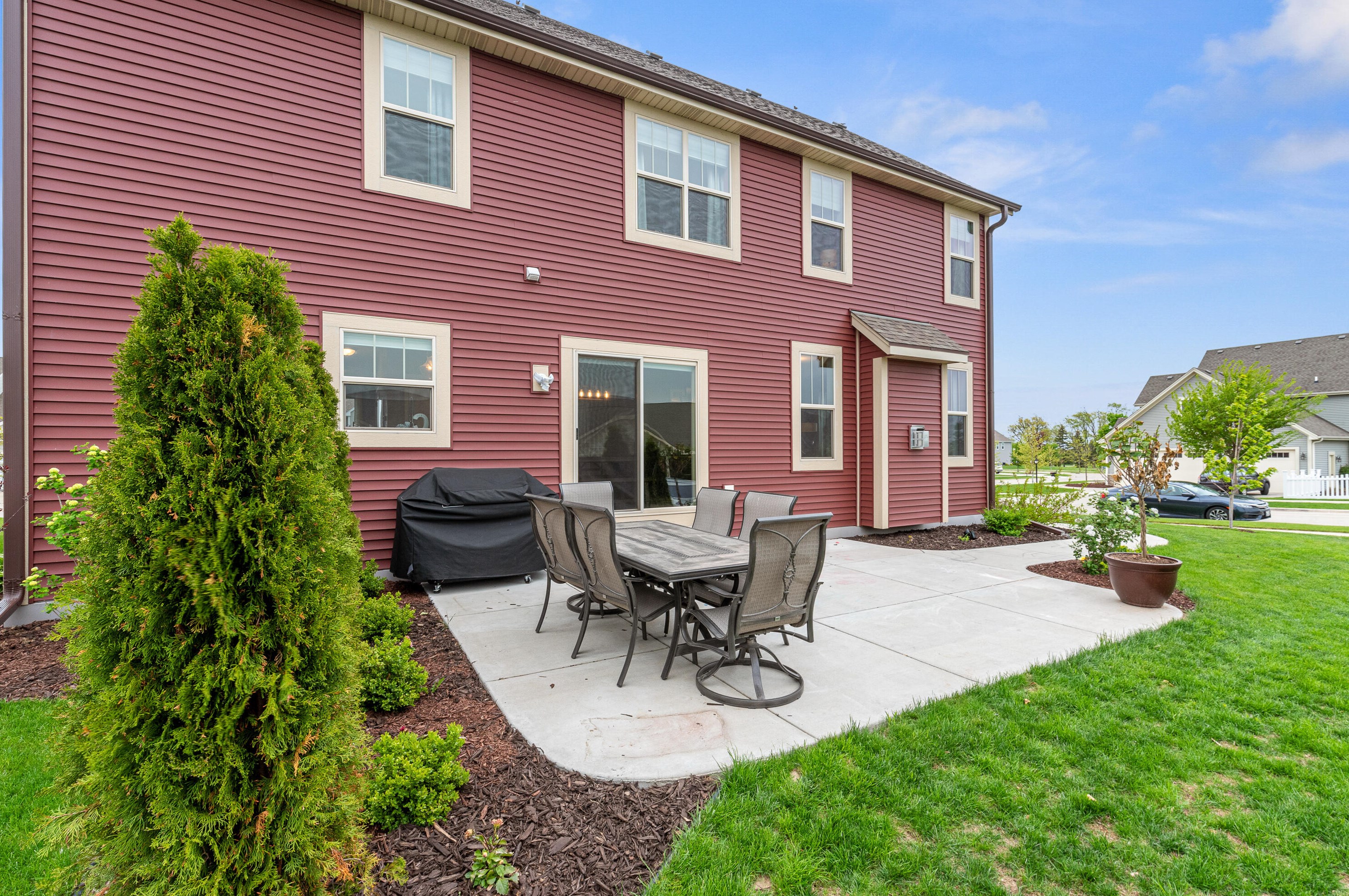 1029 Jade St, Port Washington, WI 53074-2282