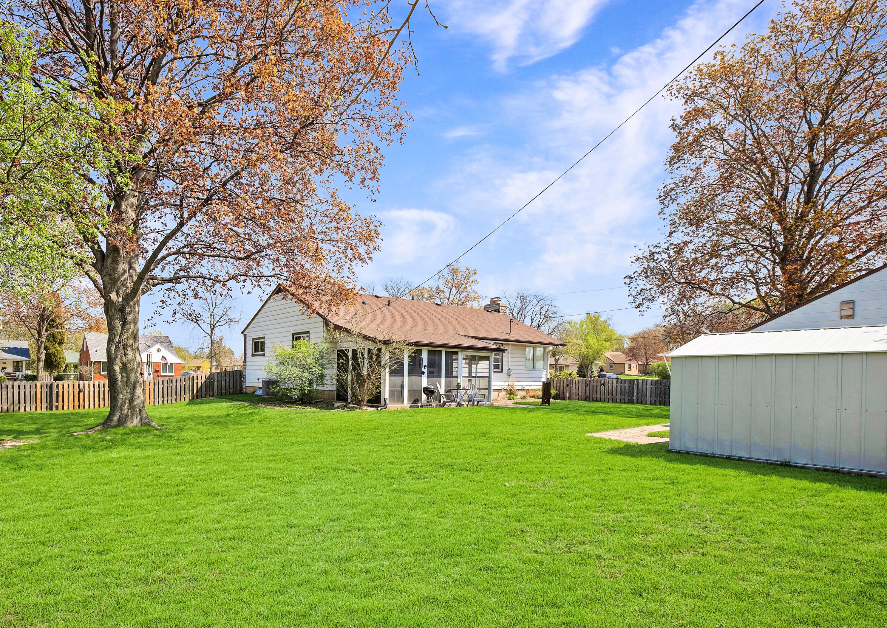 1401 Manistique Ave, South Milwaukee WI  53172-3049 exterior